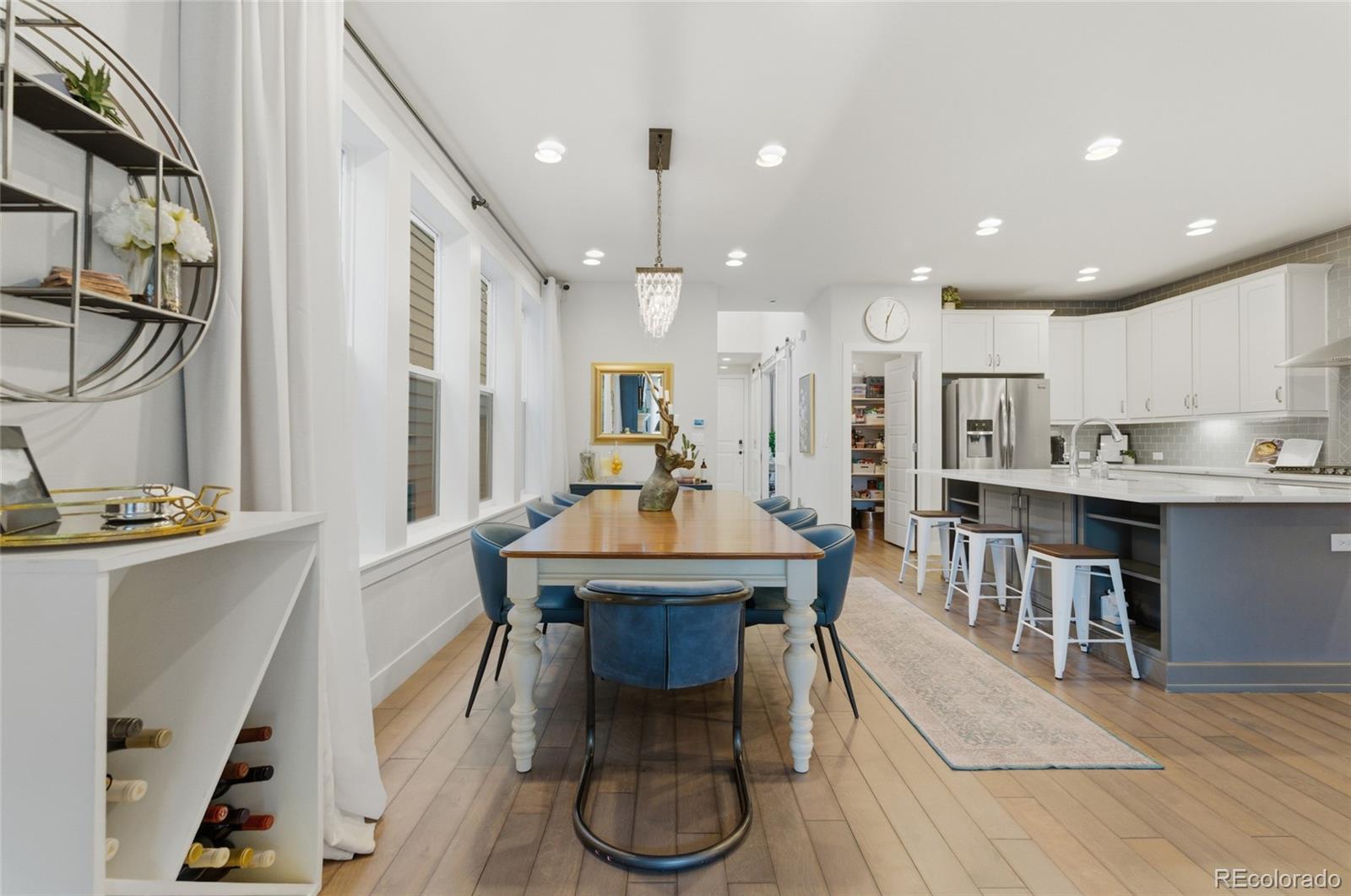 MLS Image #13 for 1156 s lincoln street,denver, Colorado