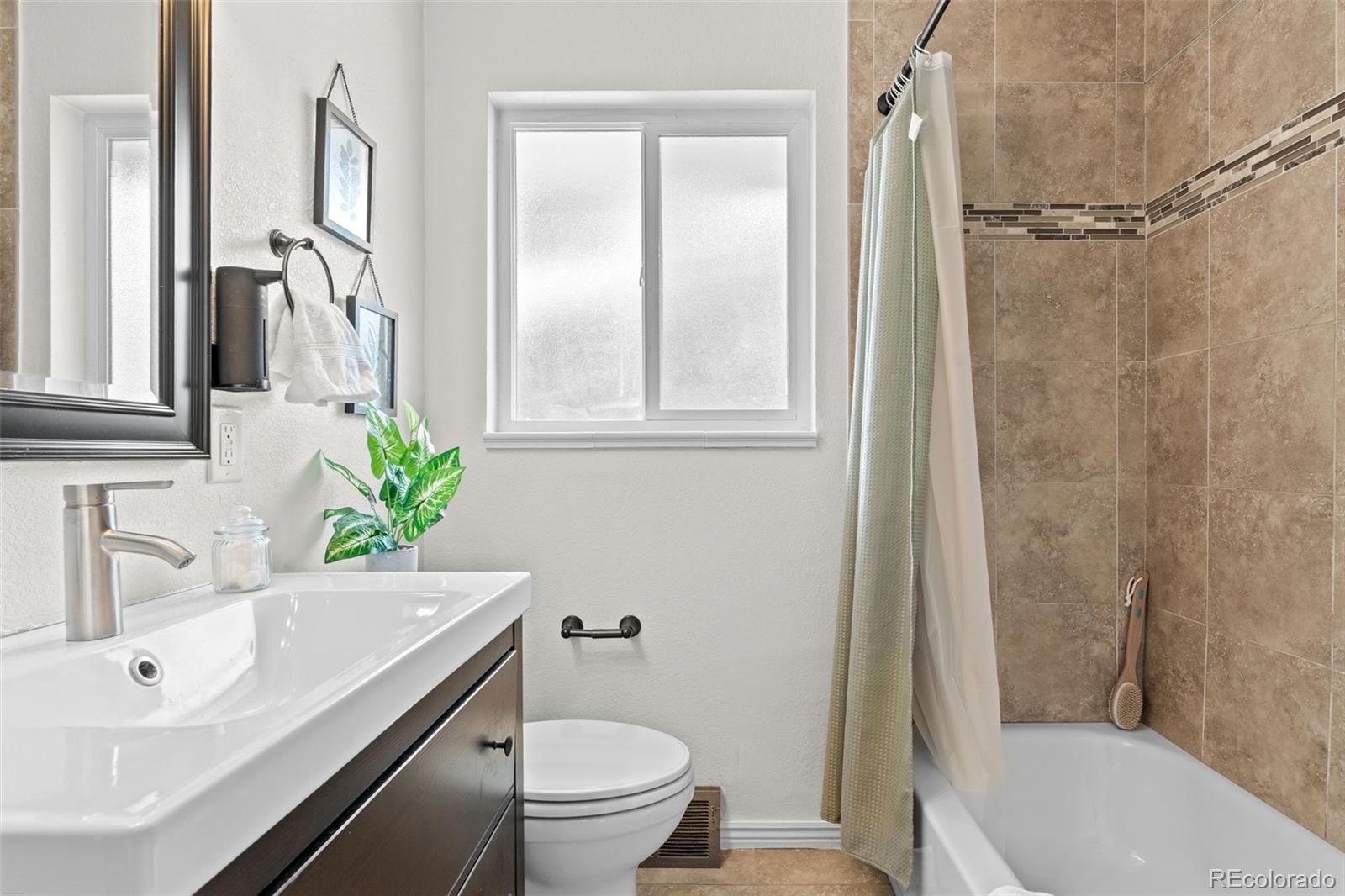 MLS Image #15 for 2615 s newton street,denver, Colorado