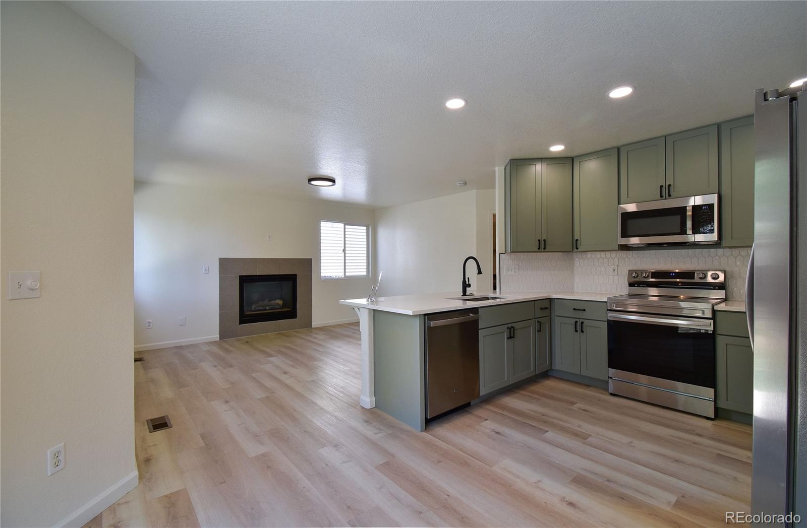 MLS Image #14 for 19625 e montview drive,aurora, Colorado