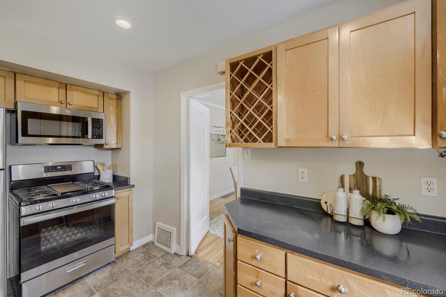 MLS Image #11 for 1249  niagara street,denver, Colorado
