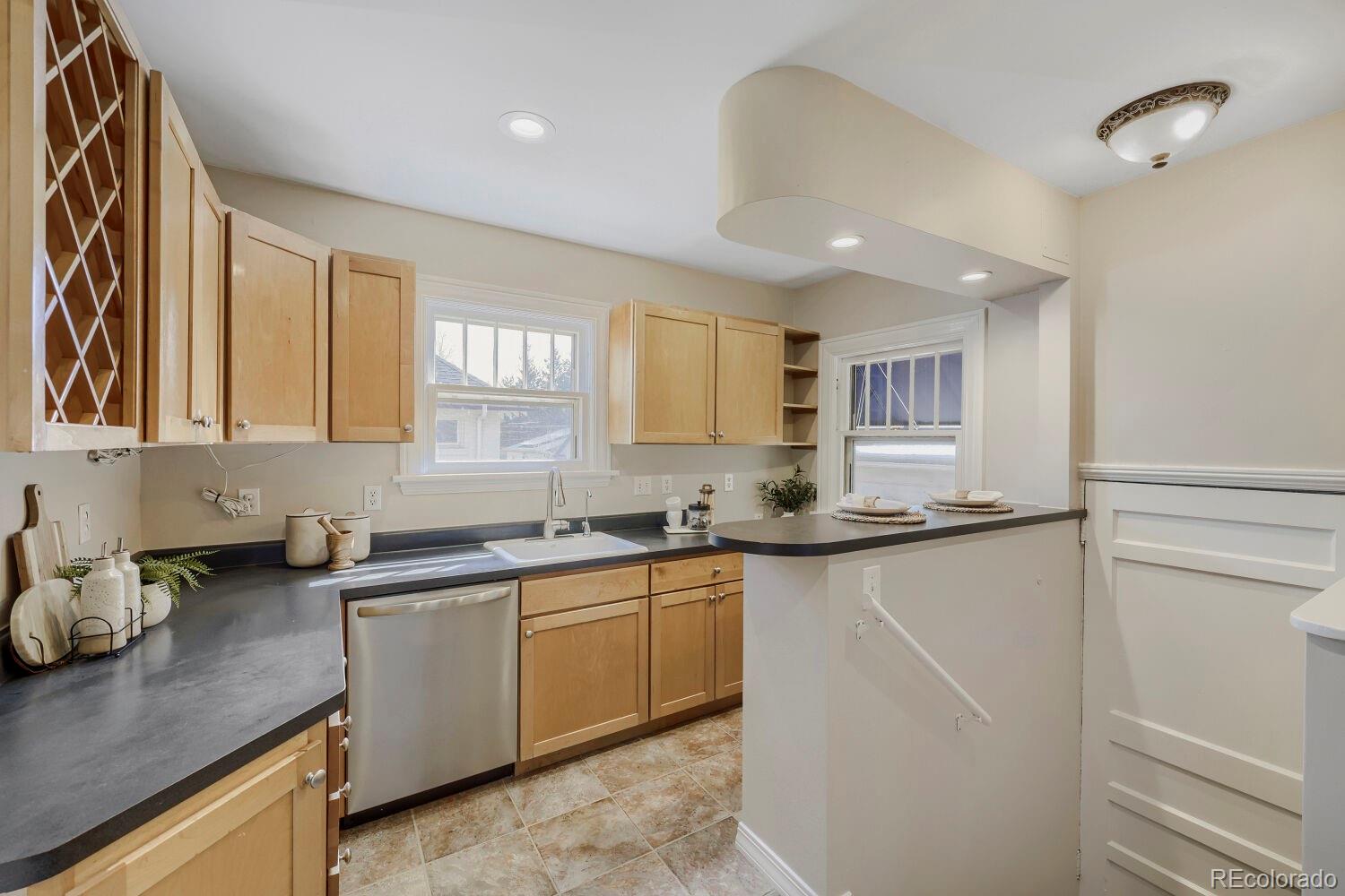 MLS Image #9 for 1249  niagara street,denver, Colorado
