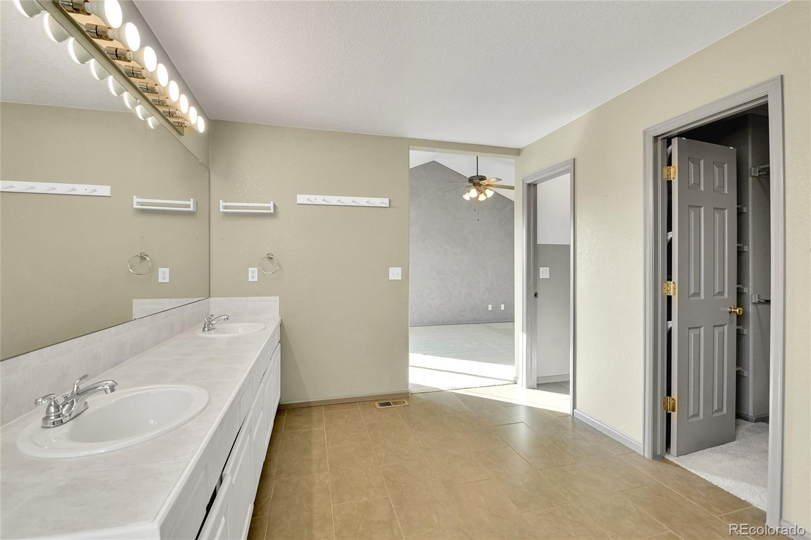 MLS Image #28 for 21806 e berry place,centennial, Colorado