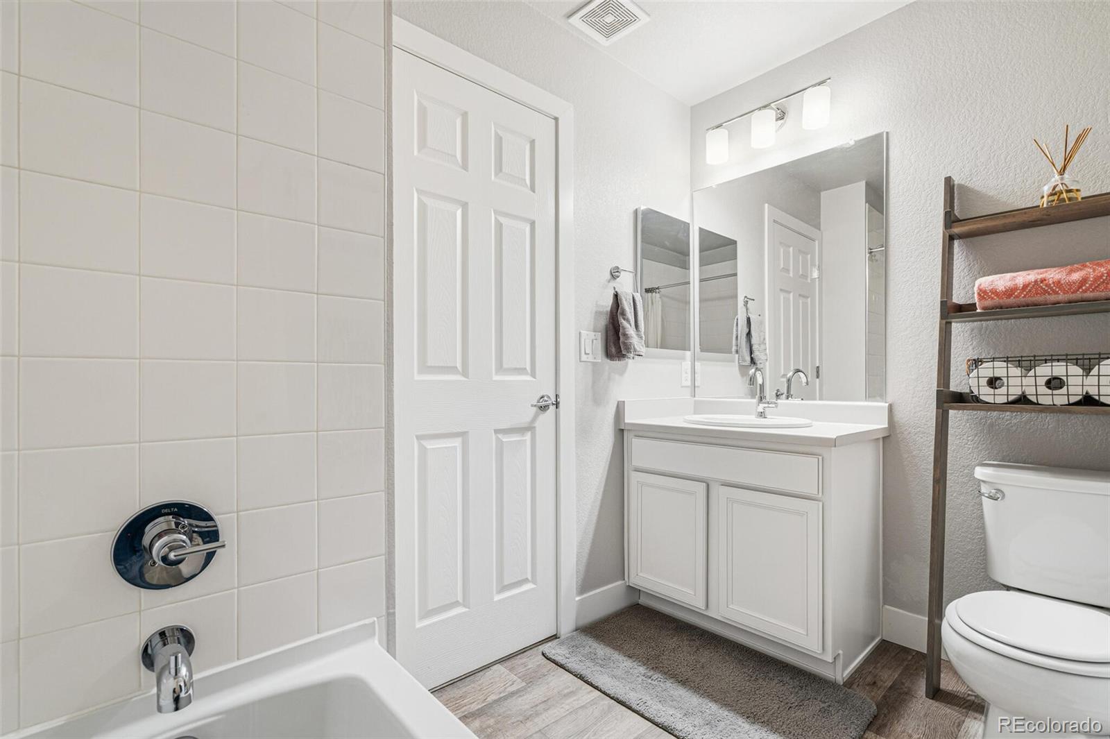 MLS Image #25 for 16282 e 47th place ,denver, Colorado