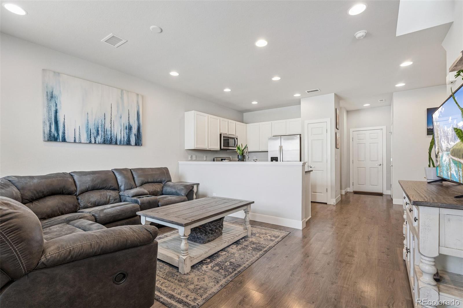 MLS Image #3 for 16282 e 47th place ,denver, Colorado