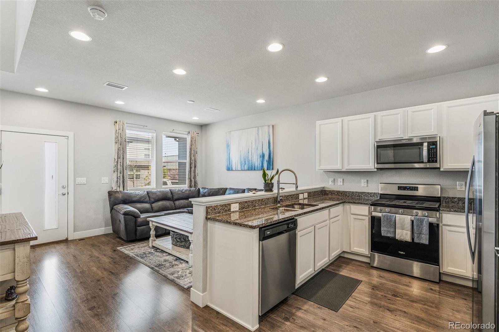 MLS Image #6 for 16282 e 47th place ,denver, Colorado