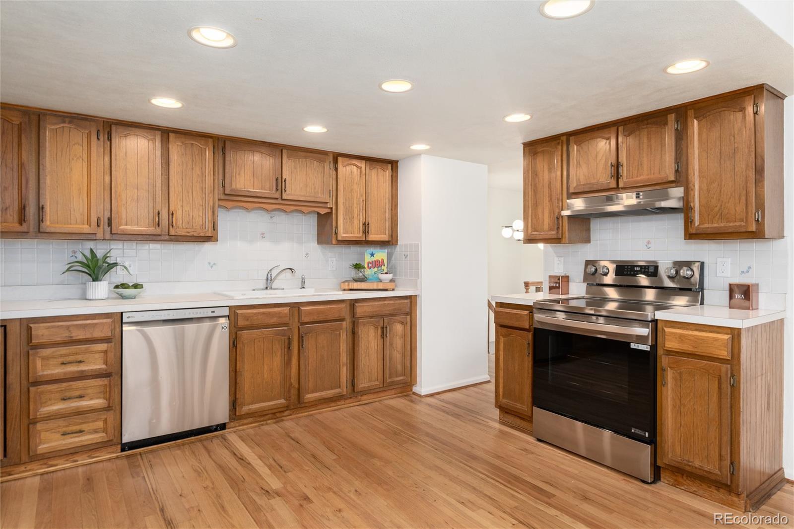 MLS Image #12 for 3791 s eaton street,denver, Colorado