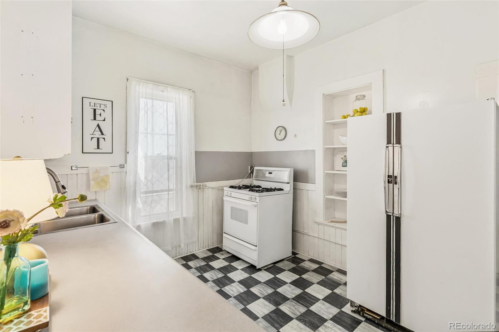 MLS Image #15 for 252 w irvington place,denver, Colorado