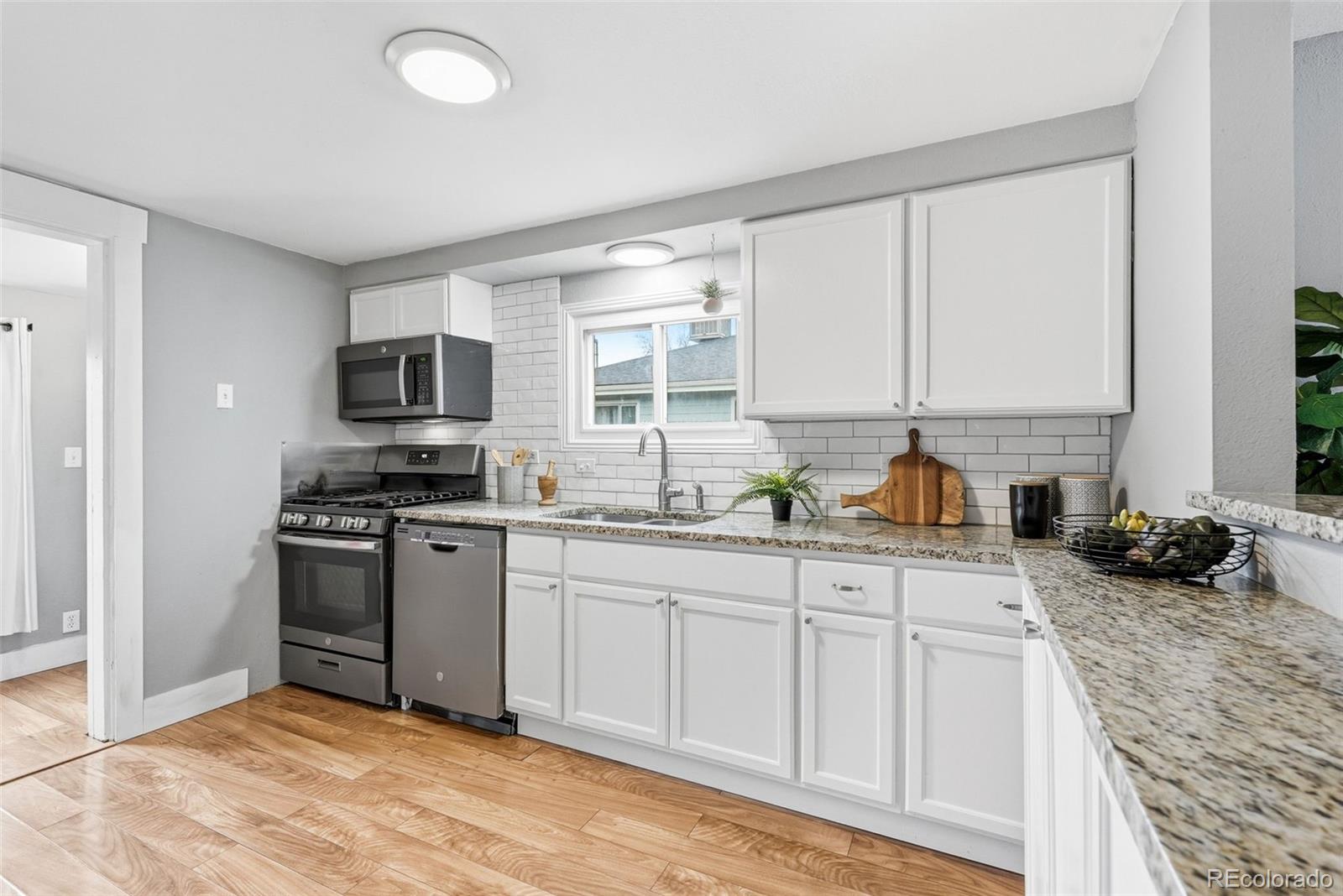 MLS Image #17 for 4186 s lincoln street,englewood, Colorado