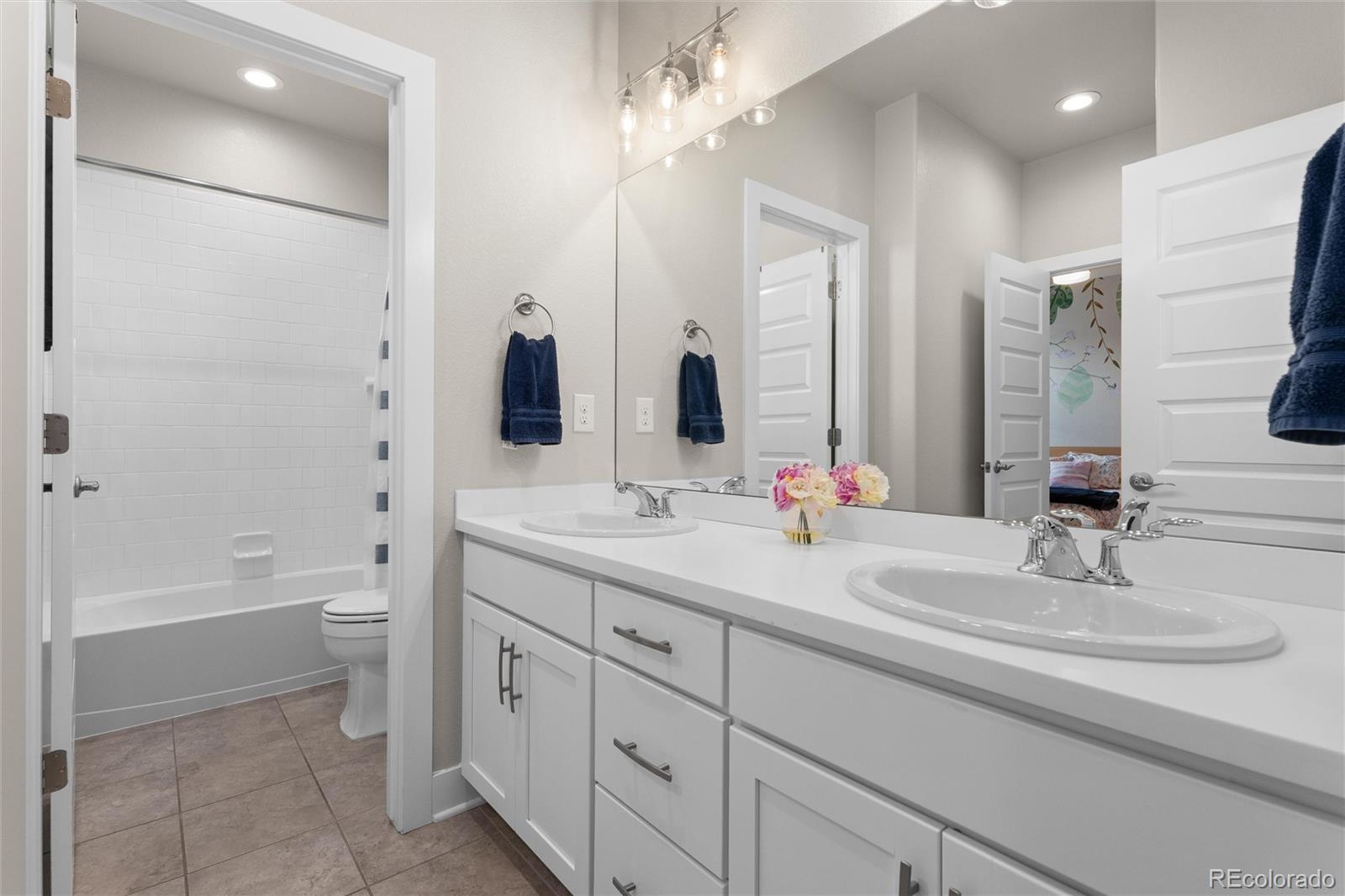 MLS Image #32 for 27671 e lakeview drive,aurora, Colorado
