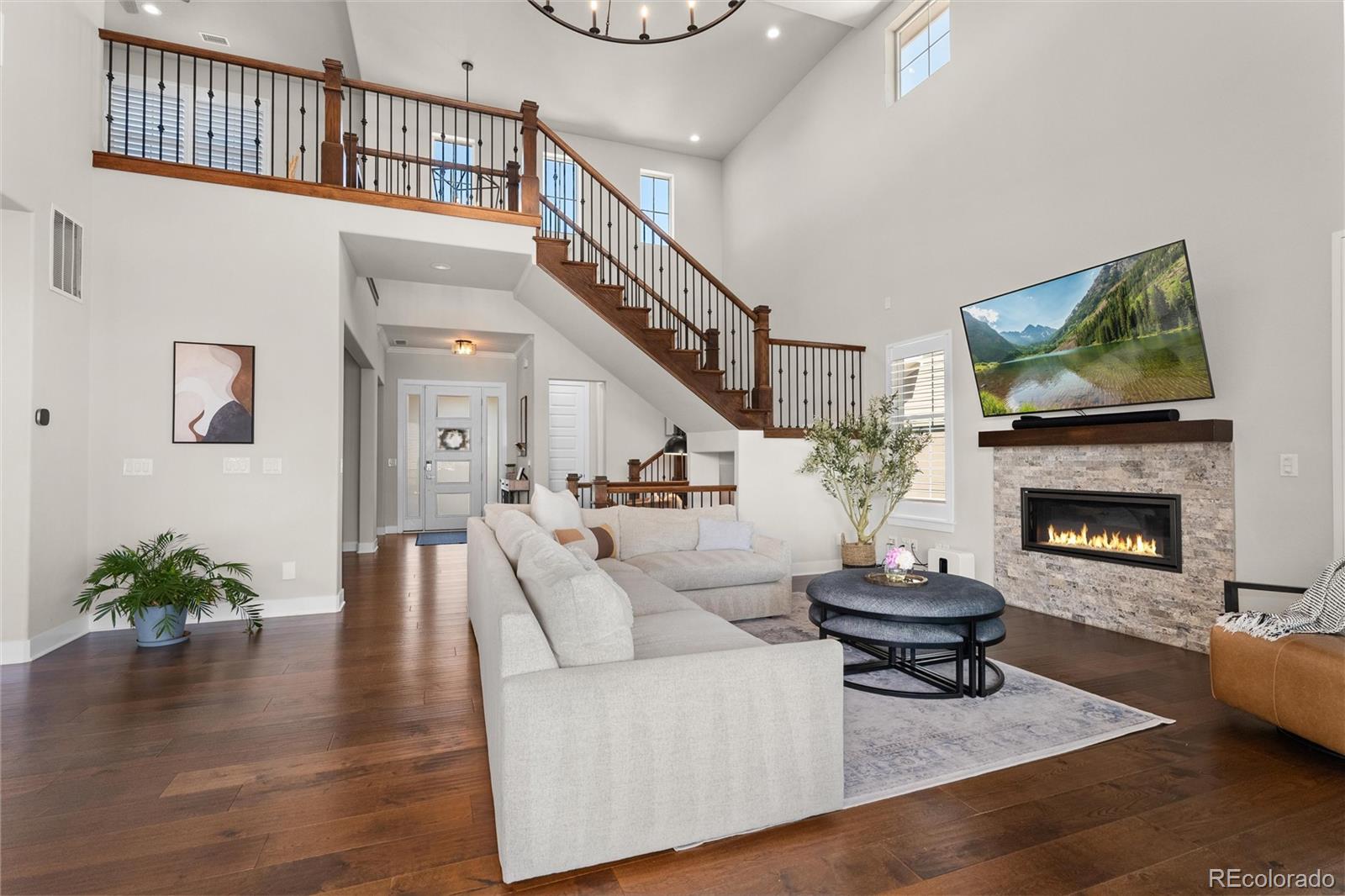 MLS Image #5 for 27671 e lakeview drive,aurora, Colorado