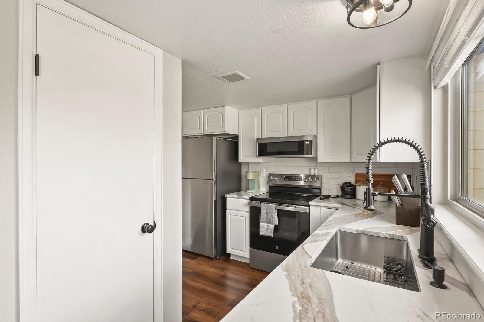 MLS Image #9 for 3501 s kittredge street,aurora, Colorado
