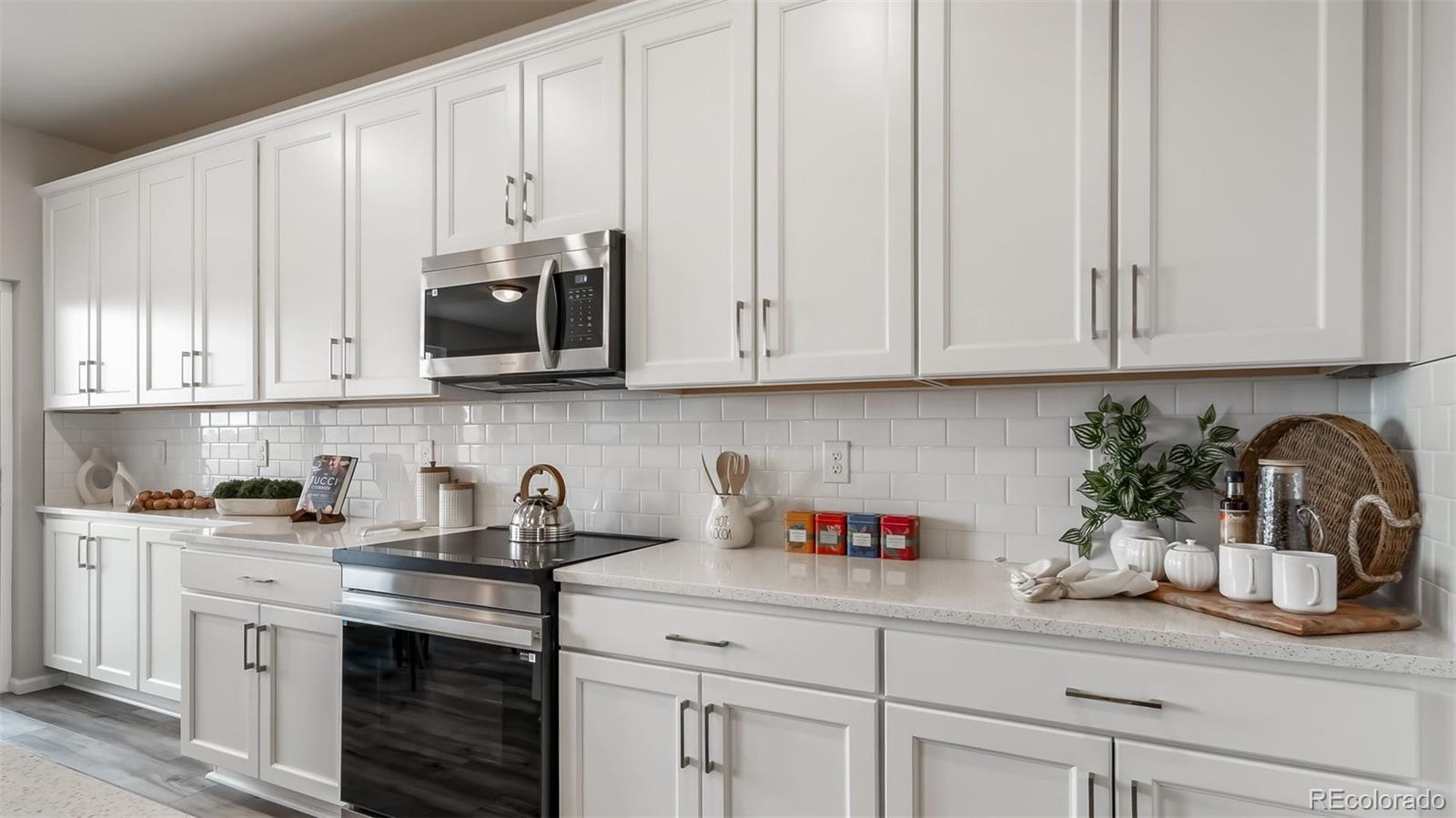 MLS Image #3 for 5024 n tempe street,aurora, Colorado