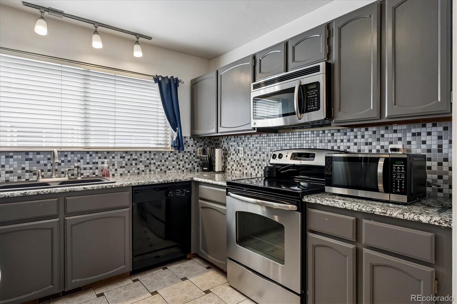 MLS Image #3 for 9087  bear mountain drive ,highlands ranch, Colorado