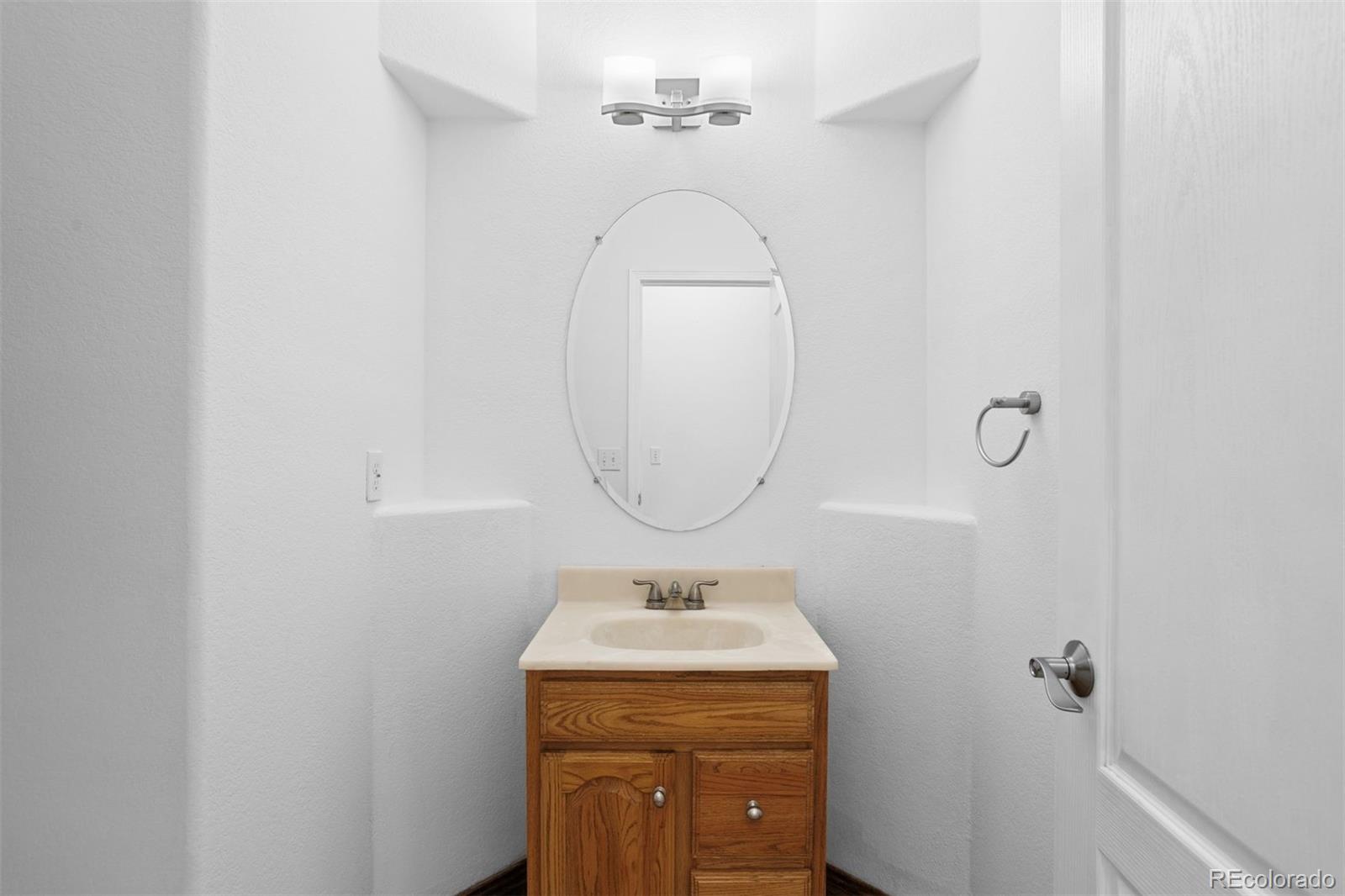 MLS Image #14 for 8026 s yukon way,littleton, Colorado