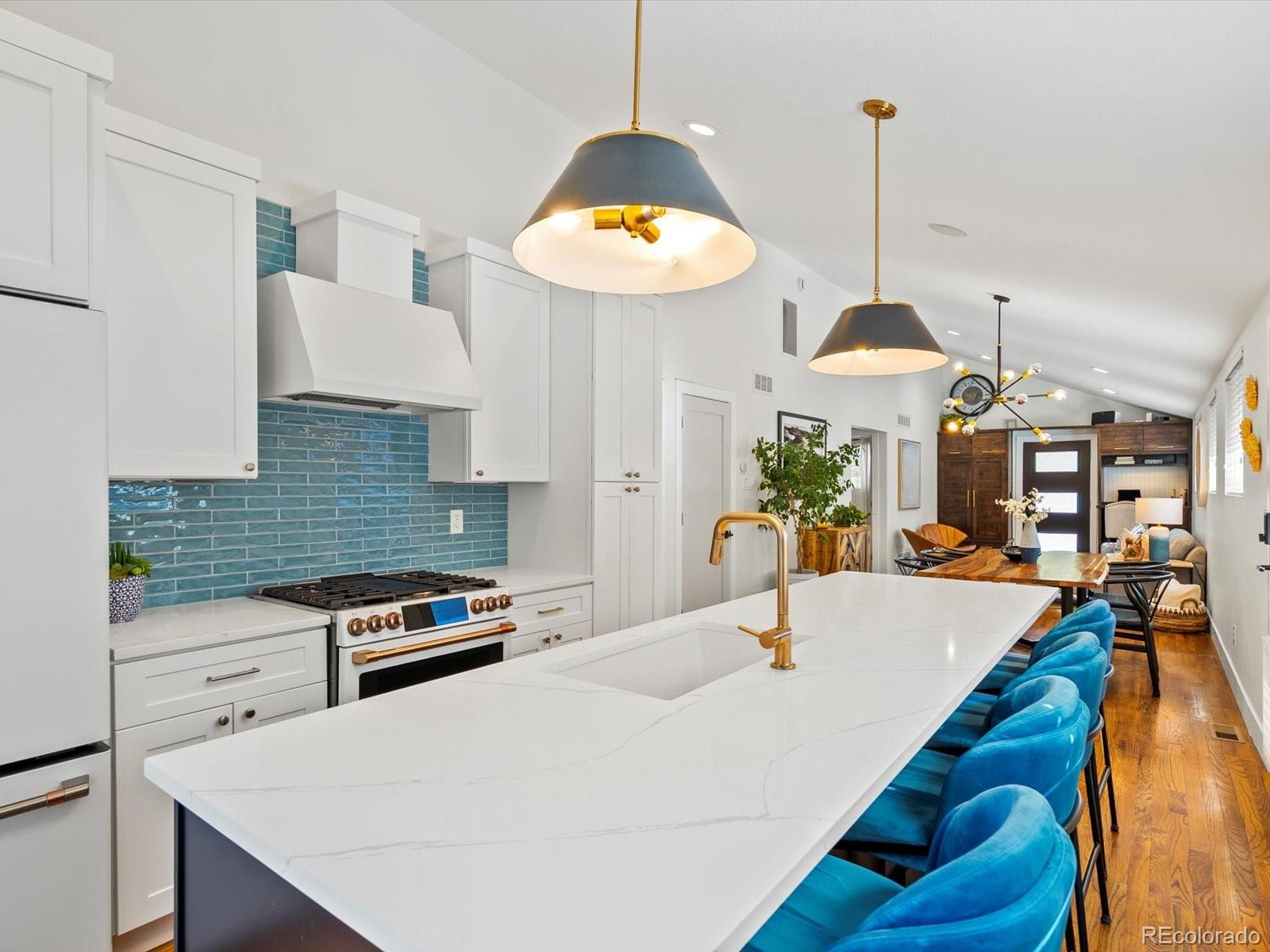 MLS Image #11 for 2289  hudson street,denver, Colorado