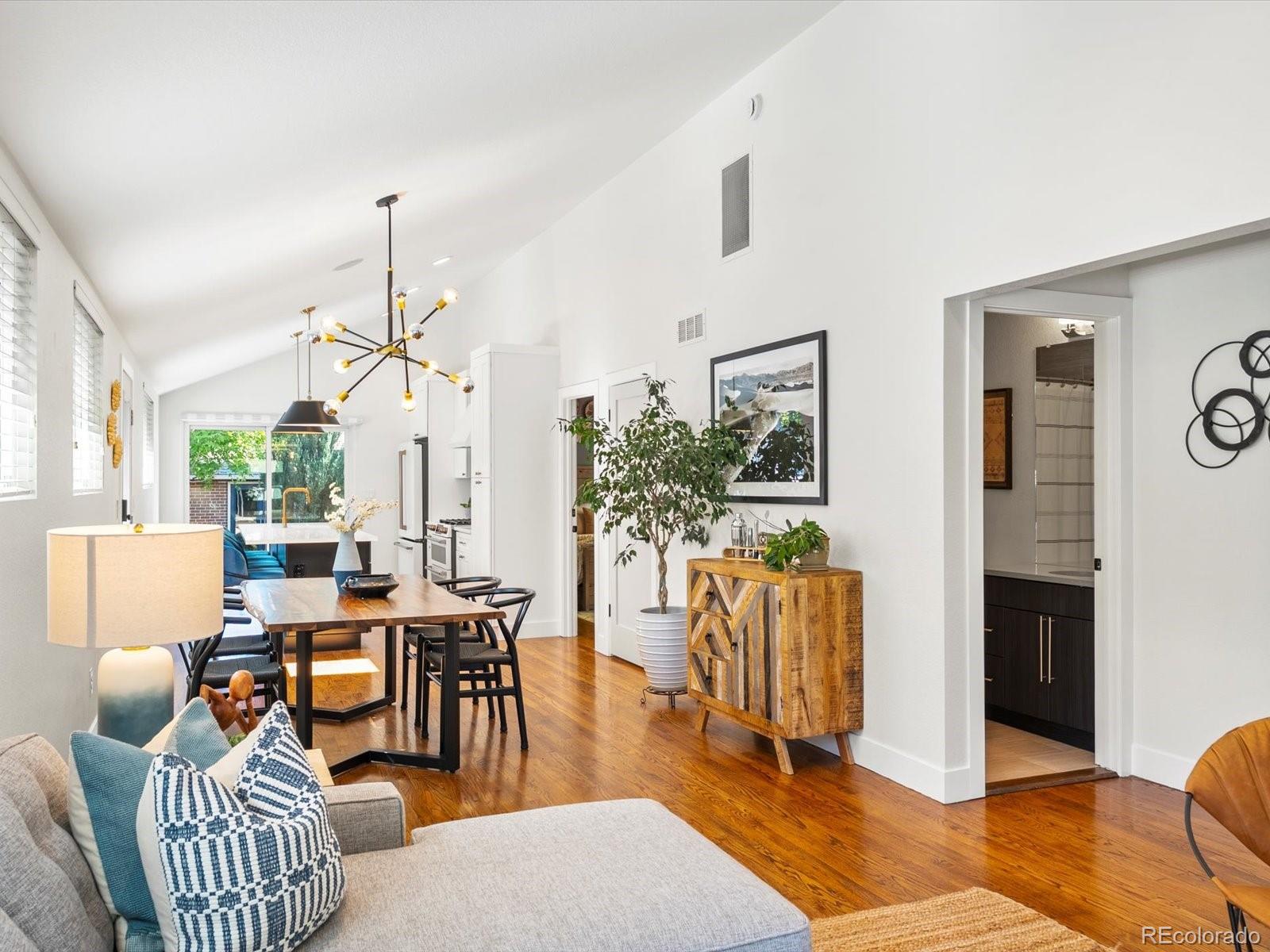 MLS Image #4 for 2289  hudson street,denver, Colorado
