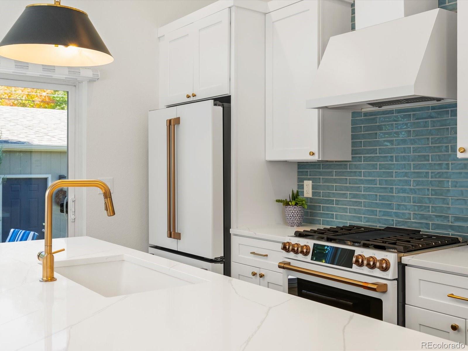 MLS Image #8 for 2289  hudson street,denver, Colorado