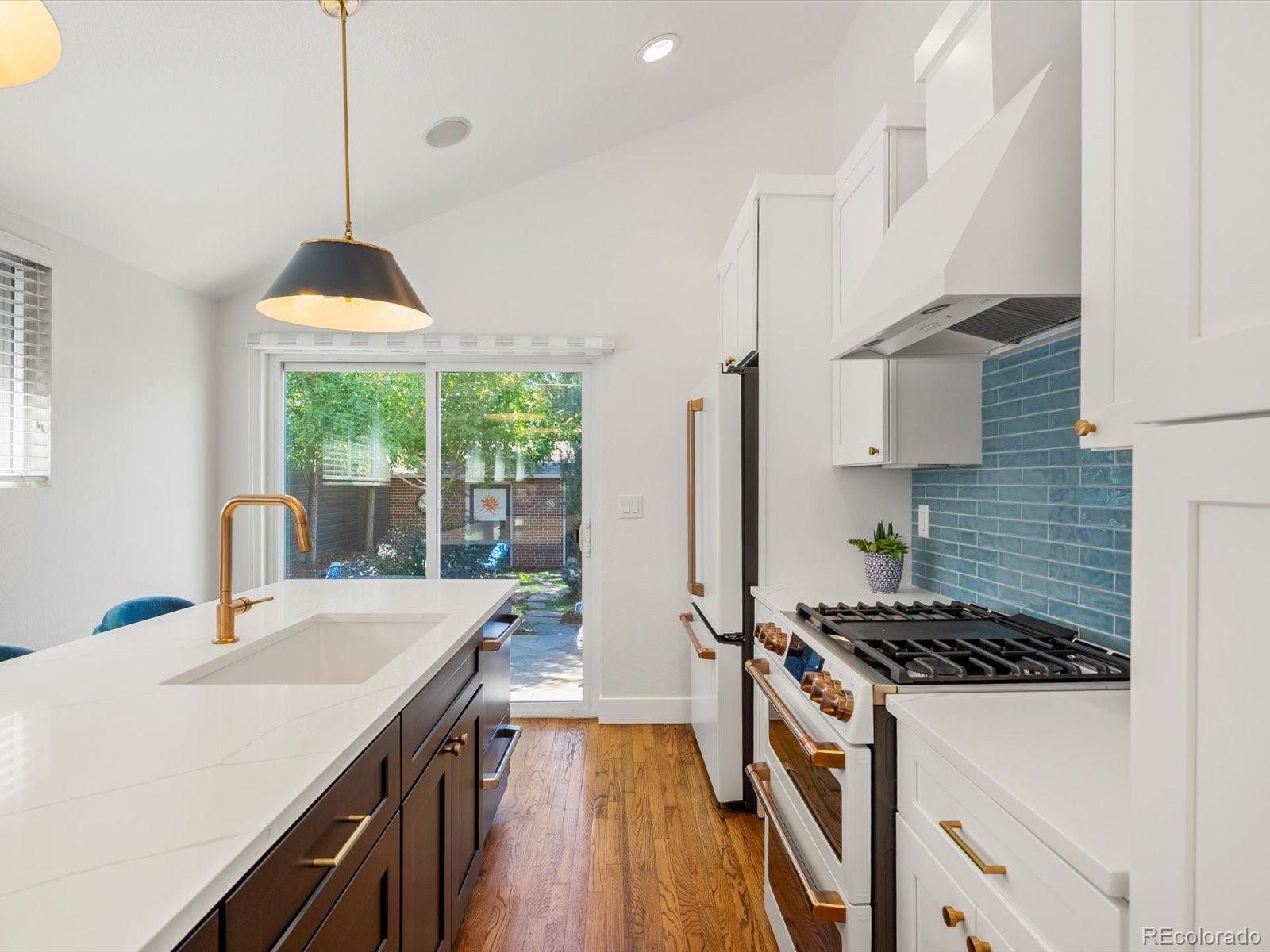 MLS Image #9 for 2289  hudson street,denver, Colorado