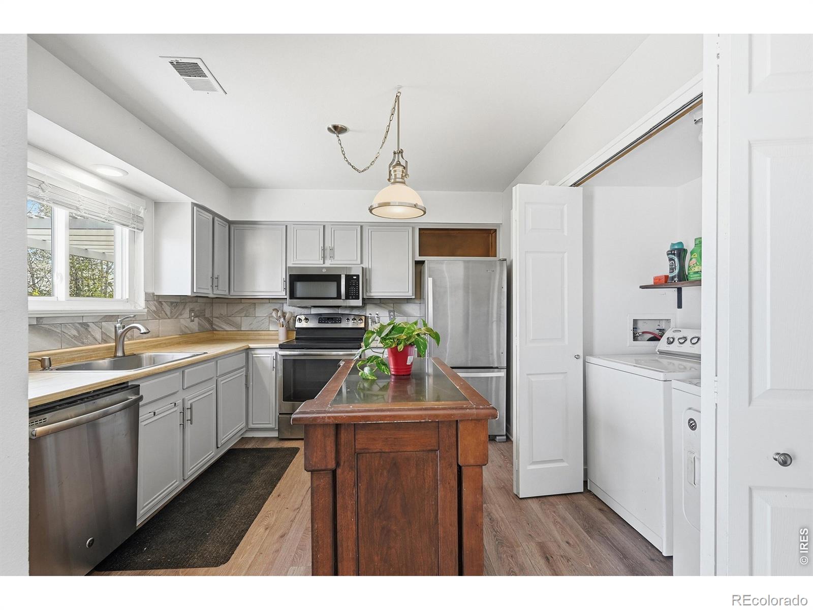MLS Image #9 for 539  cora place,loveland, Colorado