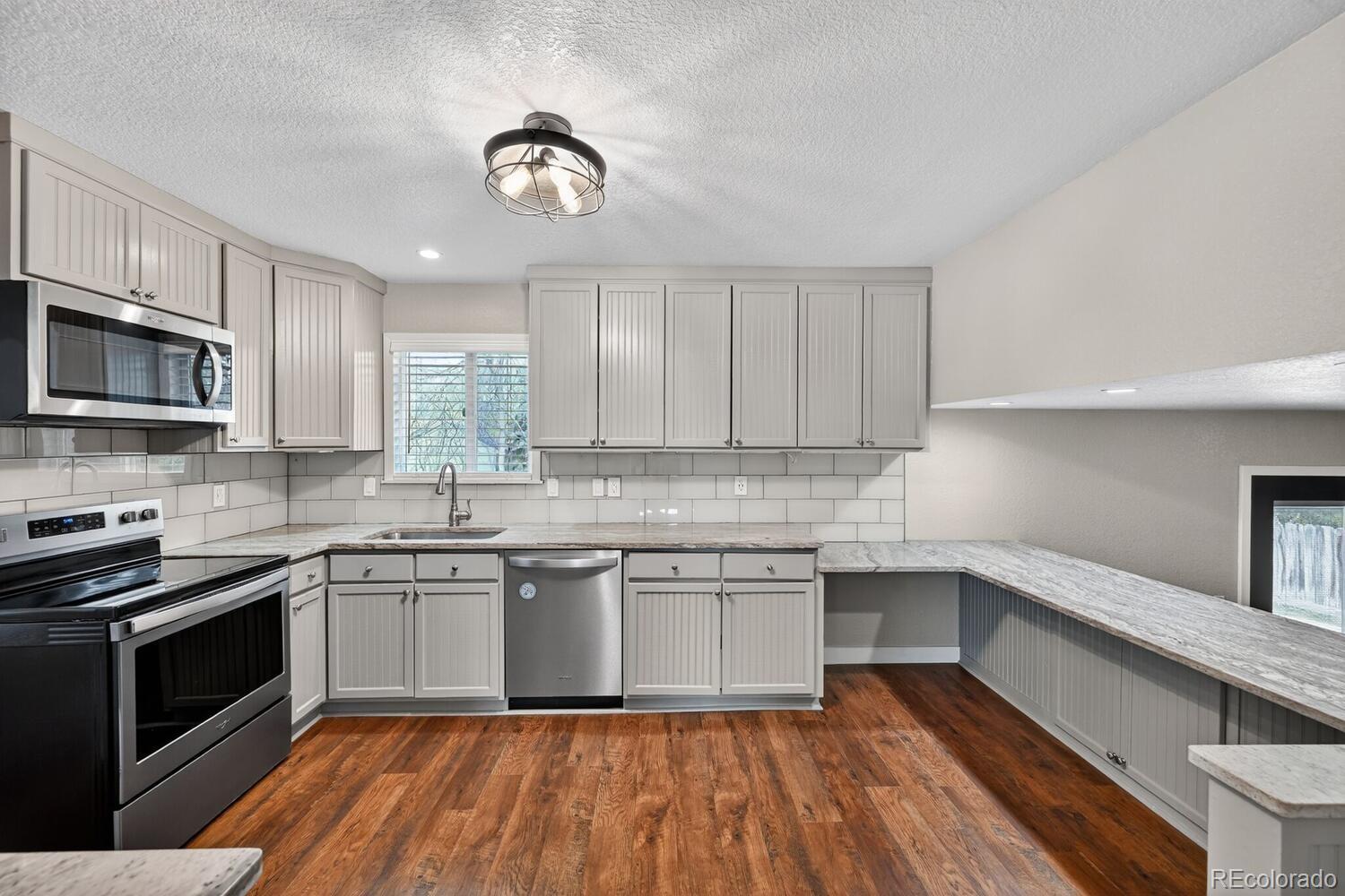 MLS Image #7 for 7303 s vance street,littleton, Colorado