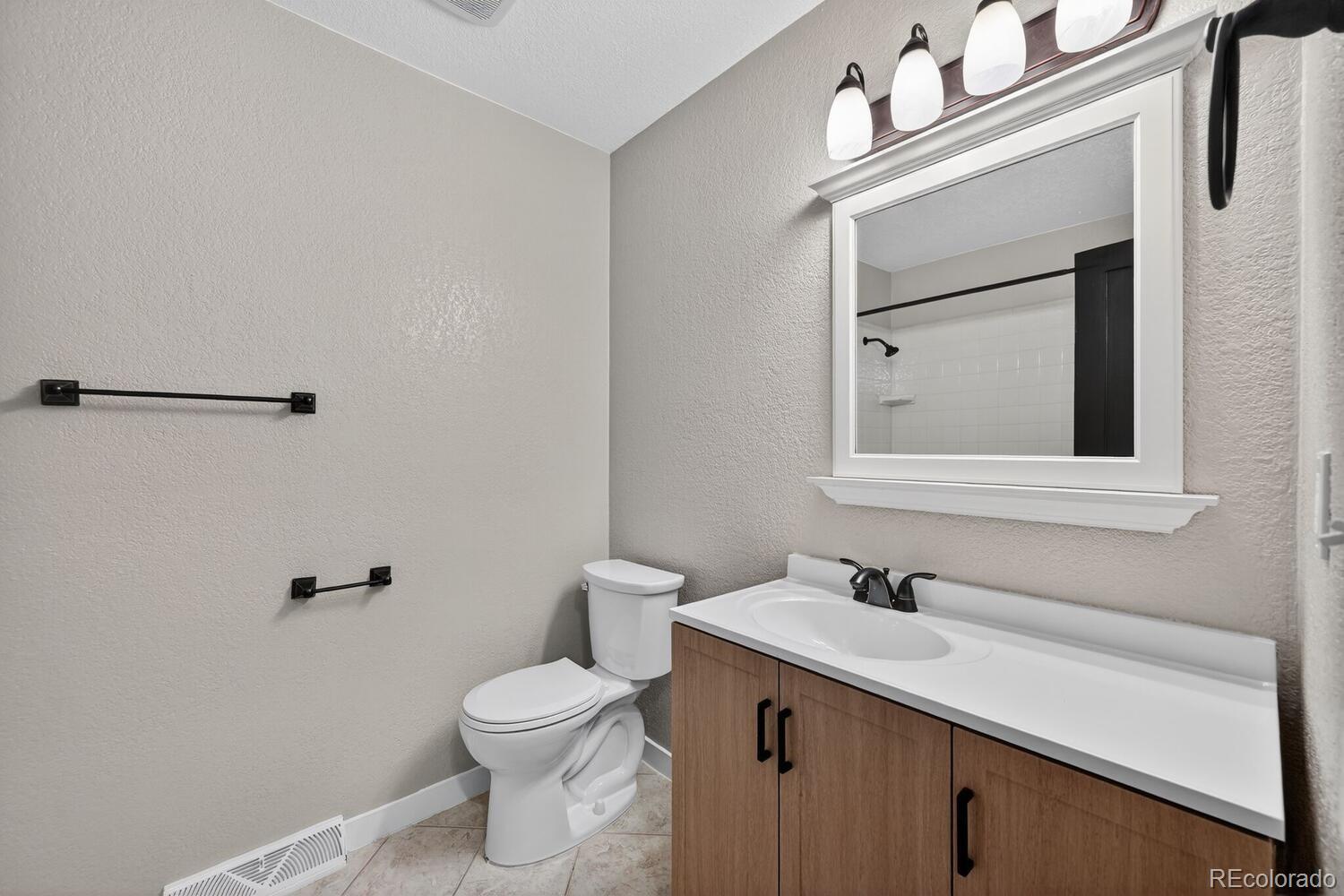 MLS Image #8 for 7303 s vance street,littleton, Colorado