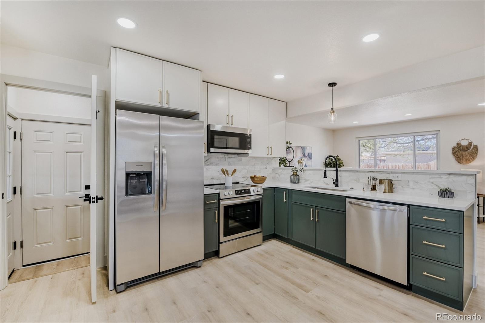 MLS Image #9 for 900  essex drive,denver, Colorado