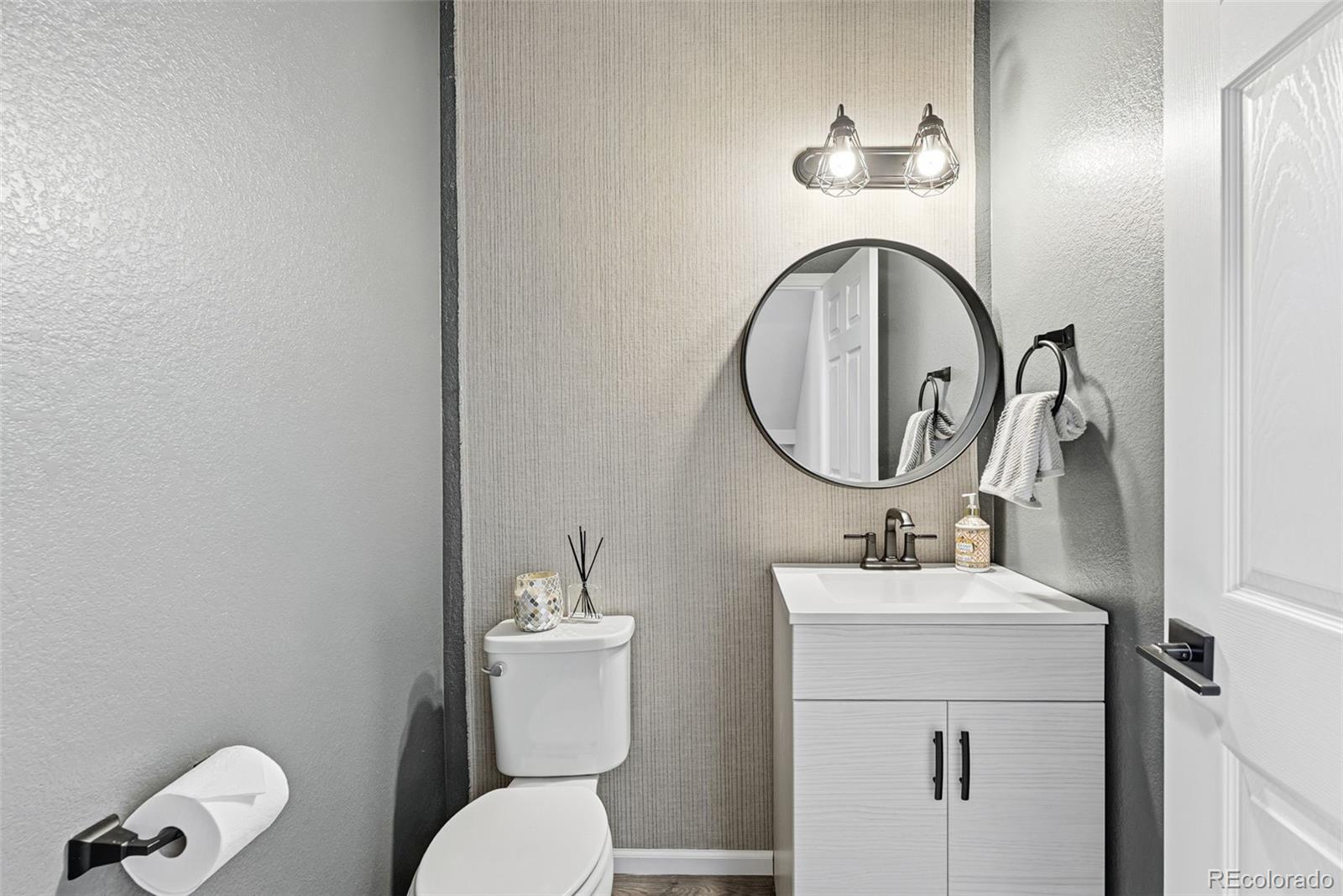 MLS Image #15 for 15723 e warner drive,denver, Colorado