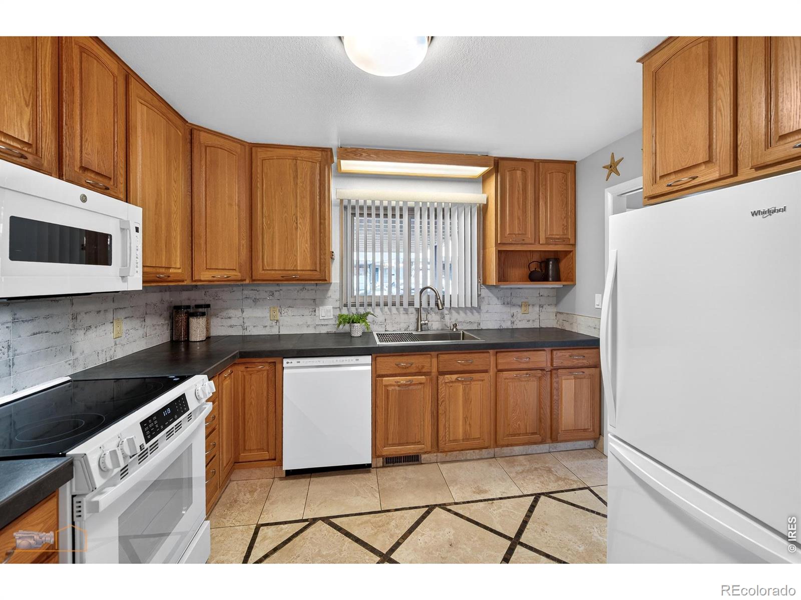 MLS Image #9 for 1462  greenbriar boulevard,boulder, Colorado