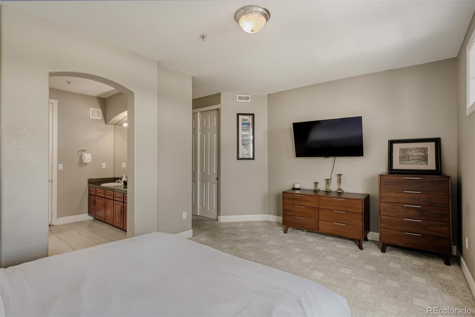 MLS Image #19 for 1735 n ogden street 301,denver, Colorado