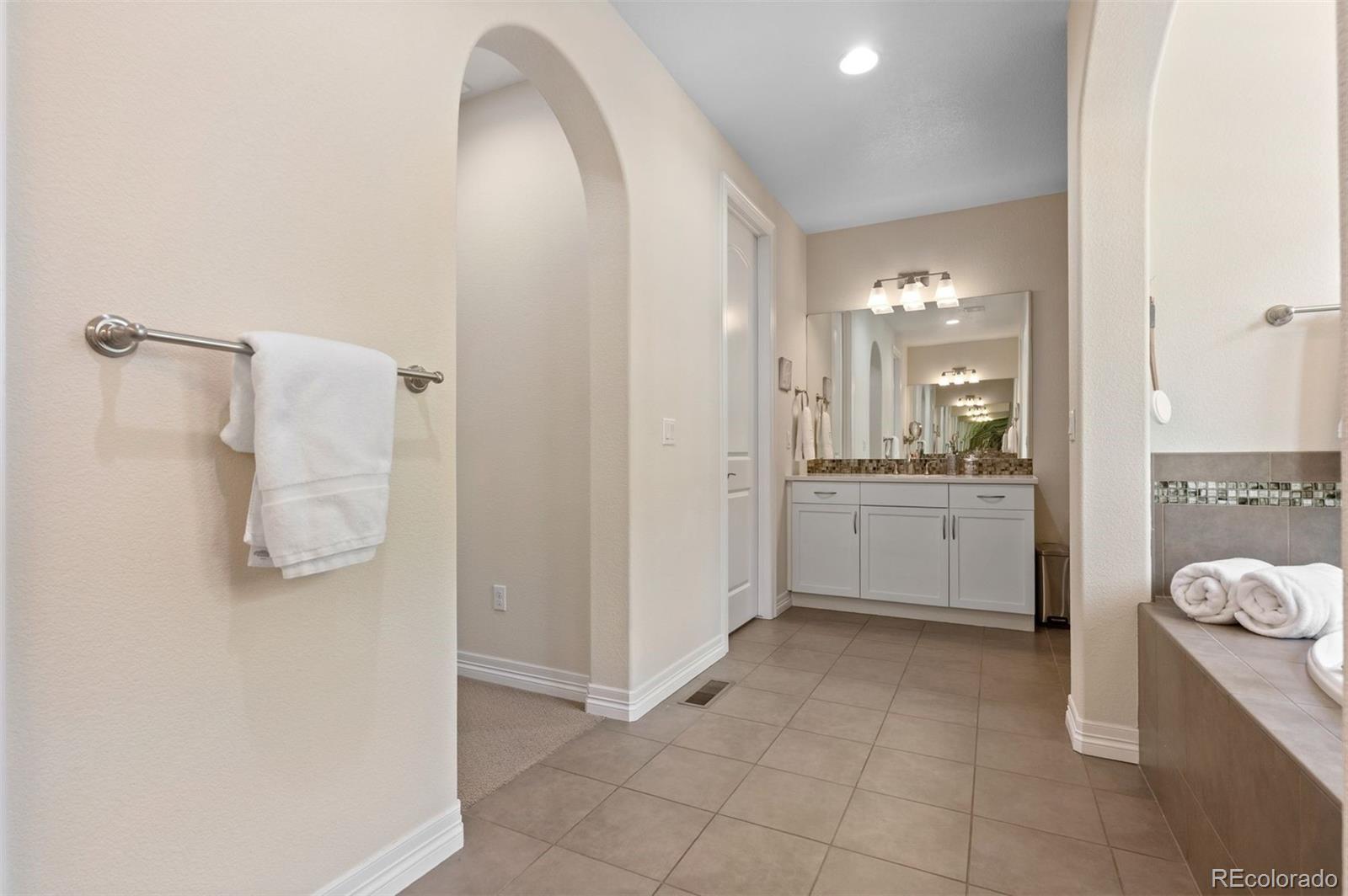 MLS Image #33 for 3453  yosemite street,denver, Colorado