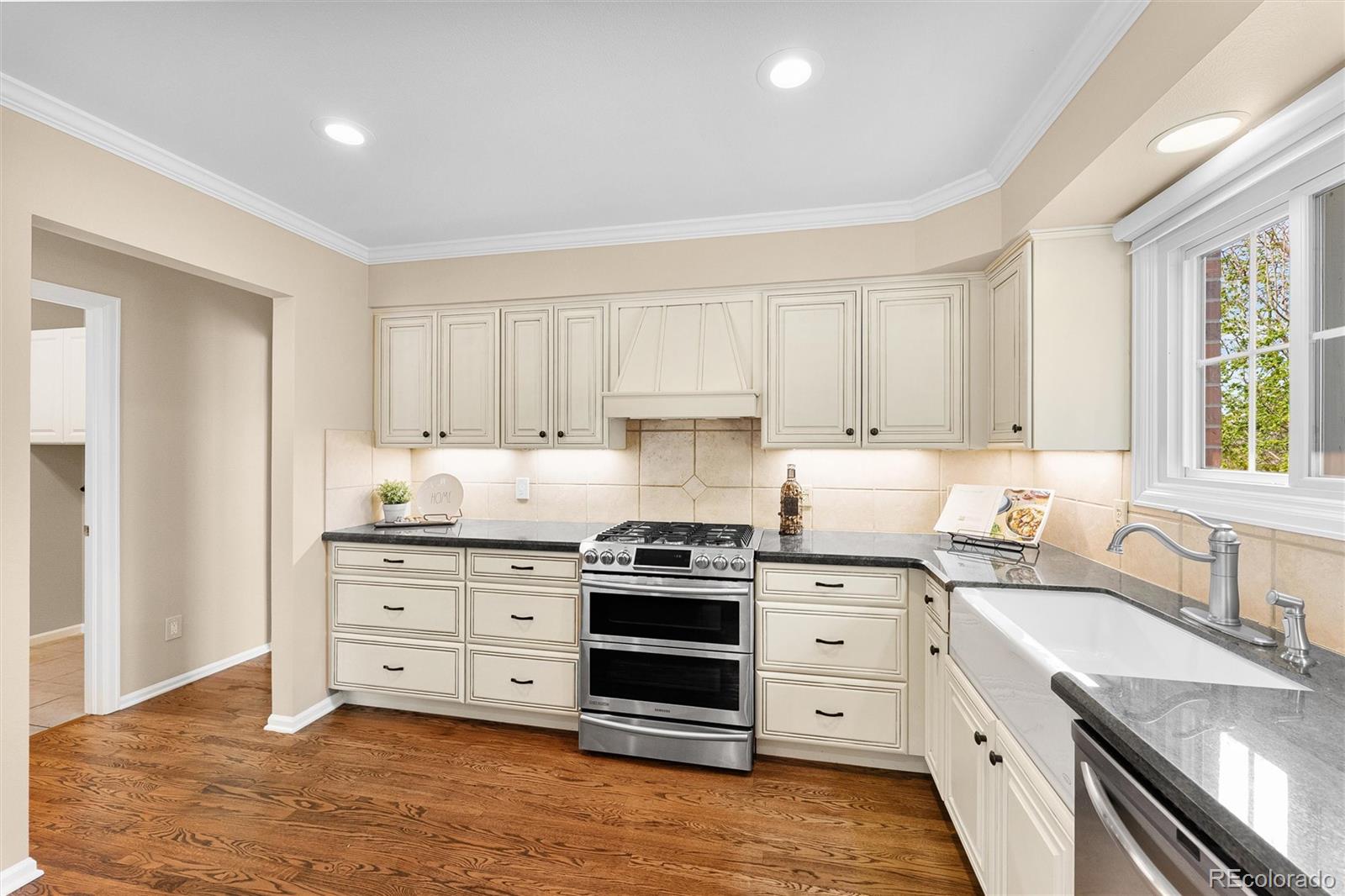 MLS Image #3 for 8926  greenspointe lane,highlands ranch, Colorado