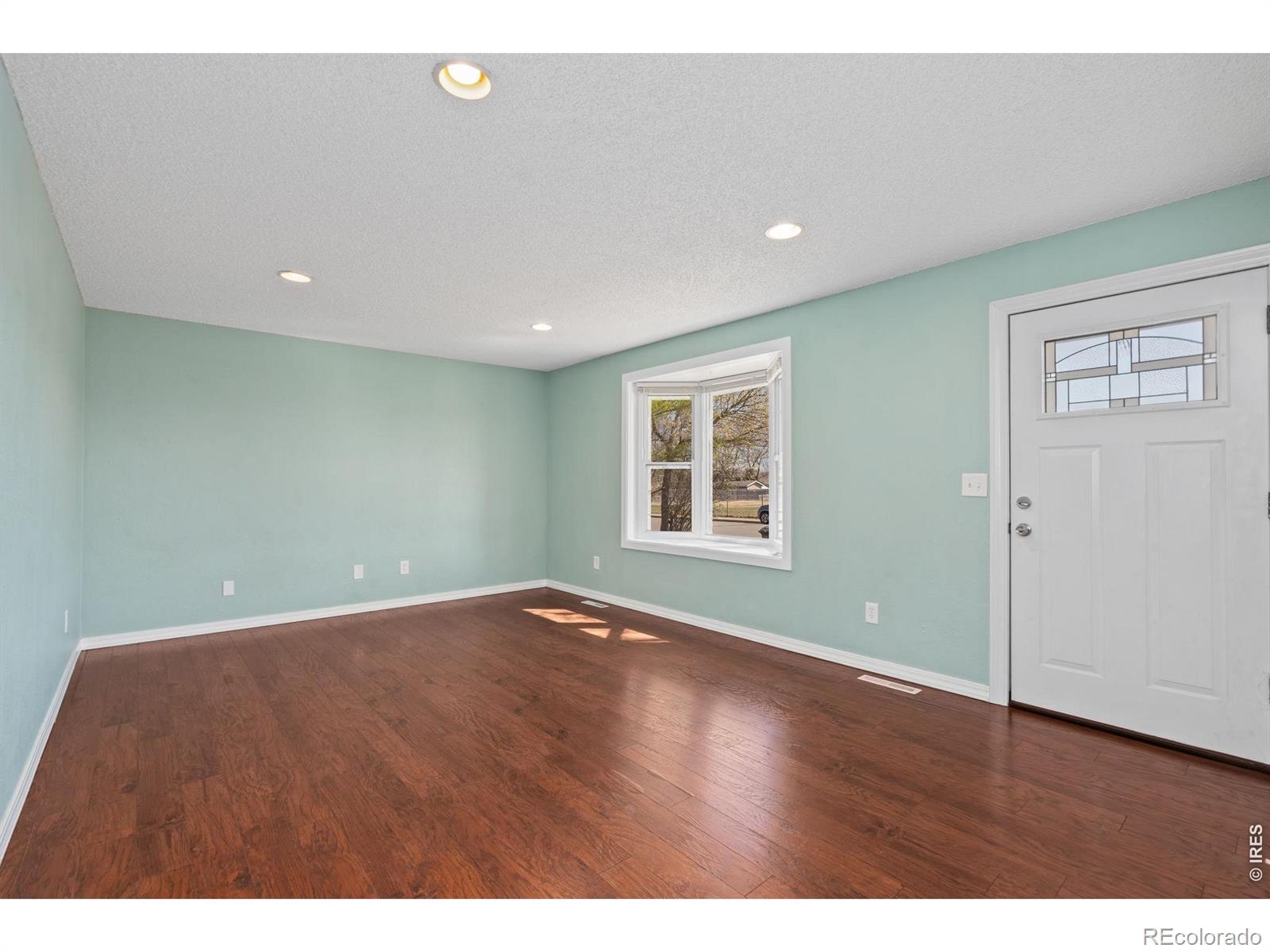 MLS Image #4 for 3411 n douglas avenue,loveland, Colorado