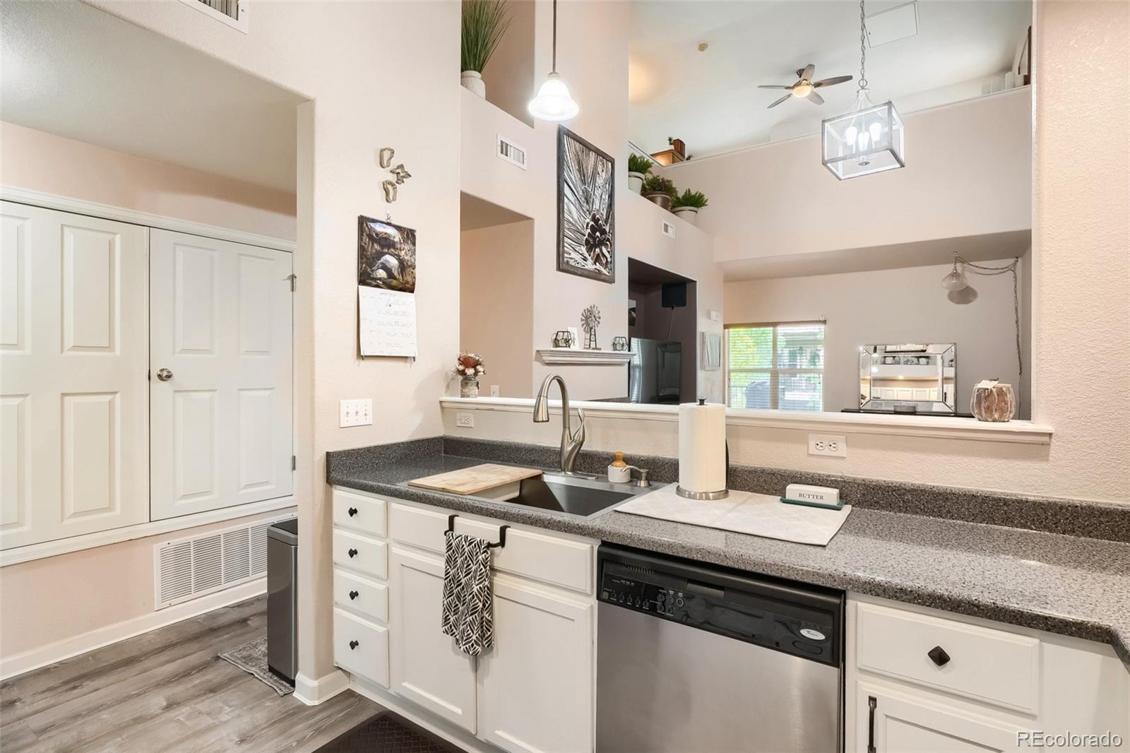 MLS Image #12 for 5800  tower road,denver, Colorado
