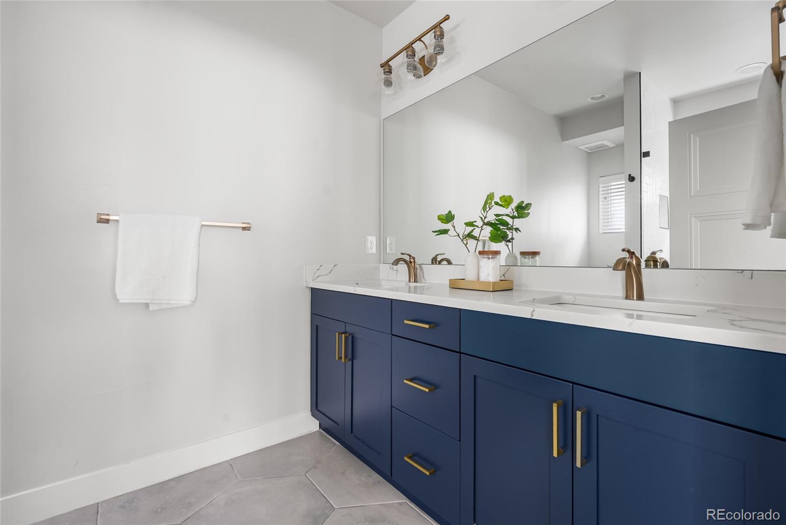 MLS Image #14 for 1242  newton street,denver, Colorado