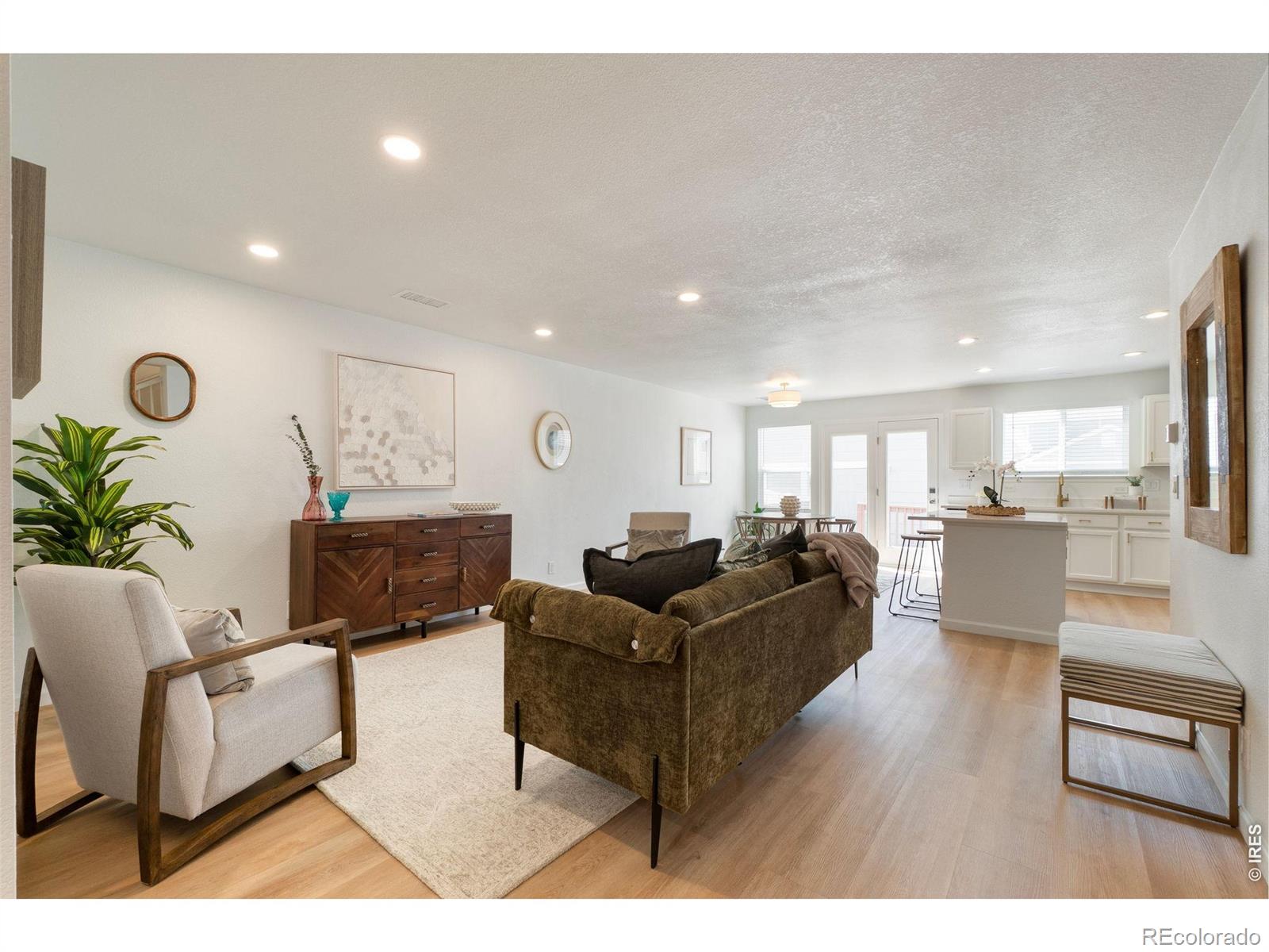 MLS Image #3 for 5761  ceylon street ,denver, Colorado