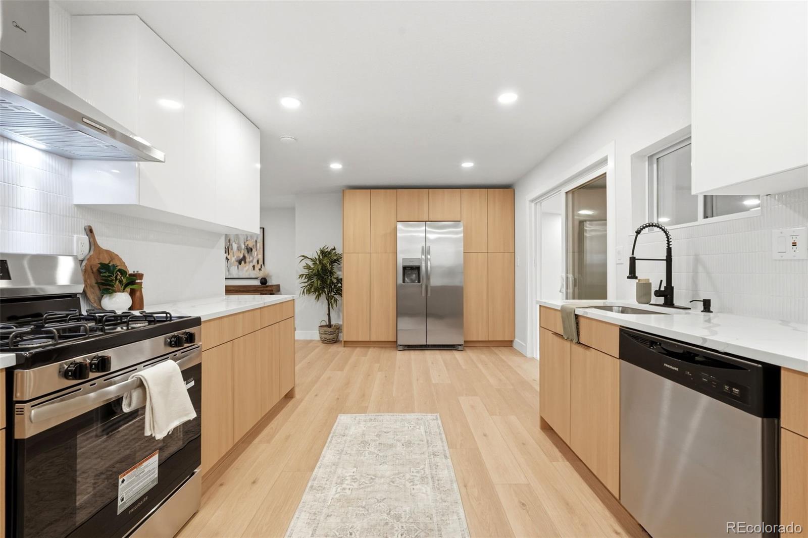 MLS Image #13 for 824 s quivas street,denver, Colorado