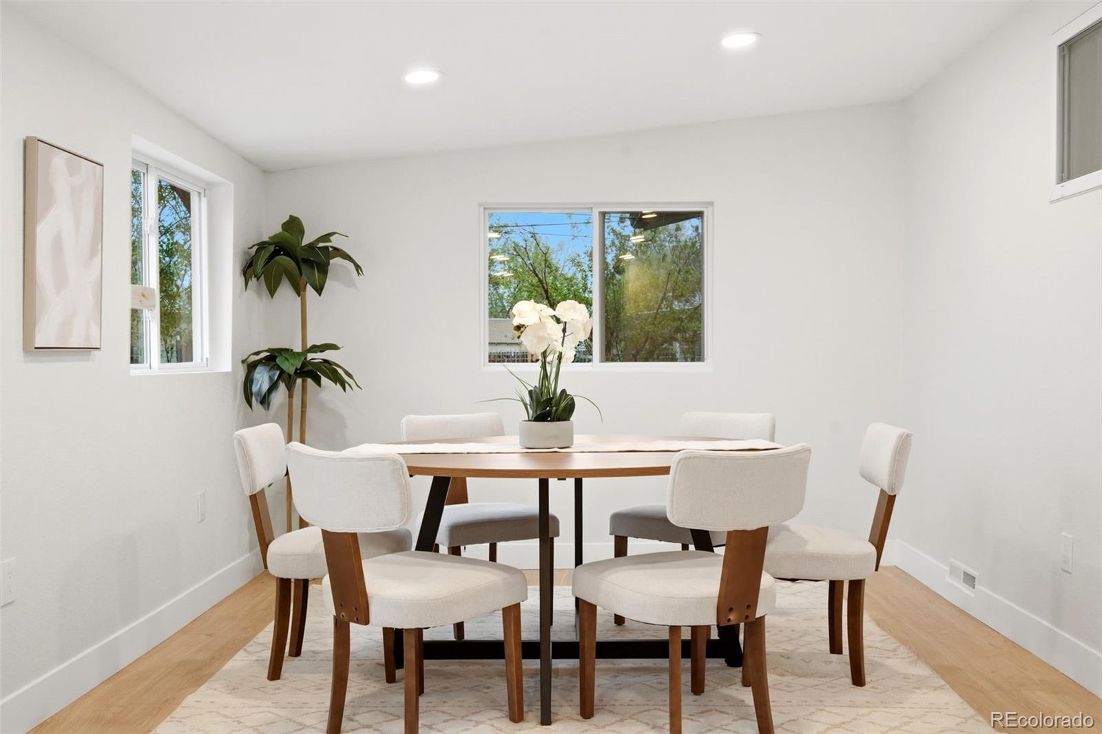 MLS Image #16 for 824 s quivas street,denver, Colorado