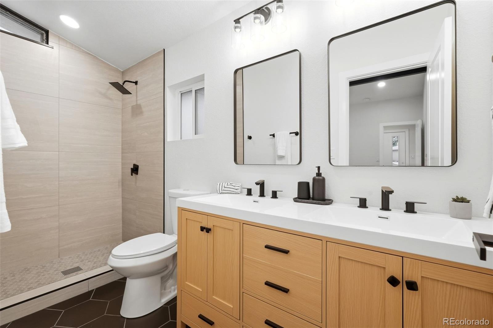 MLS Image #23 for 824 s quivas street,denver, Colorado