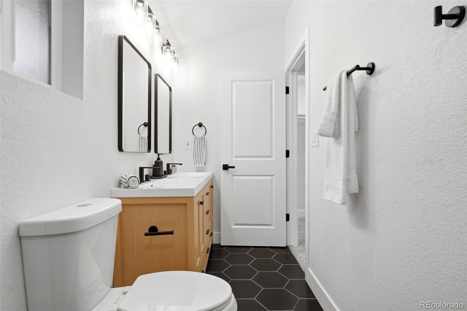 MLS Image #24 for 824 s quivas street,denver, Colorado
