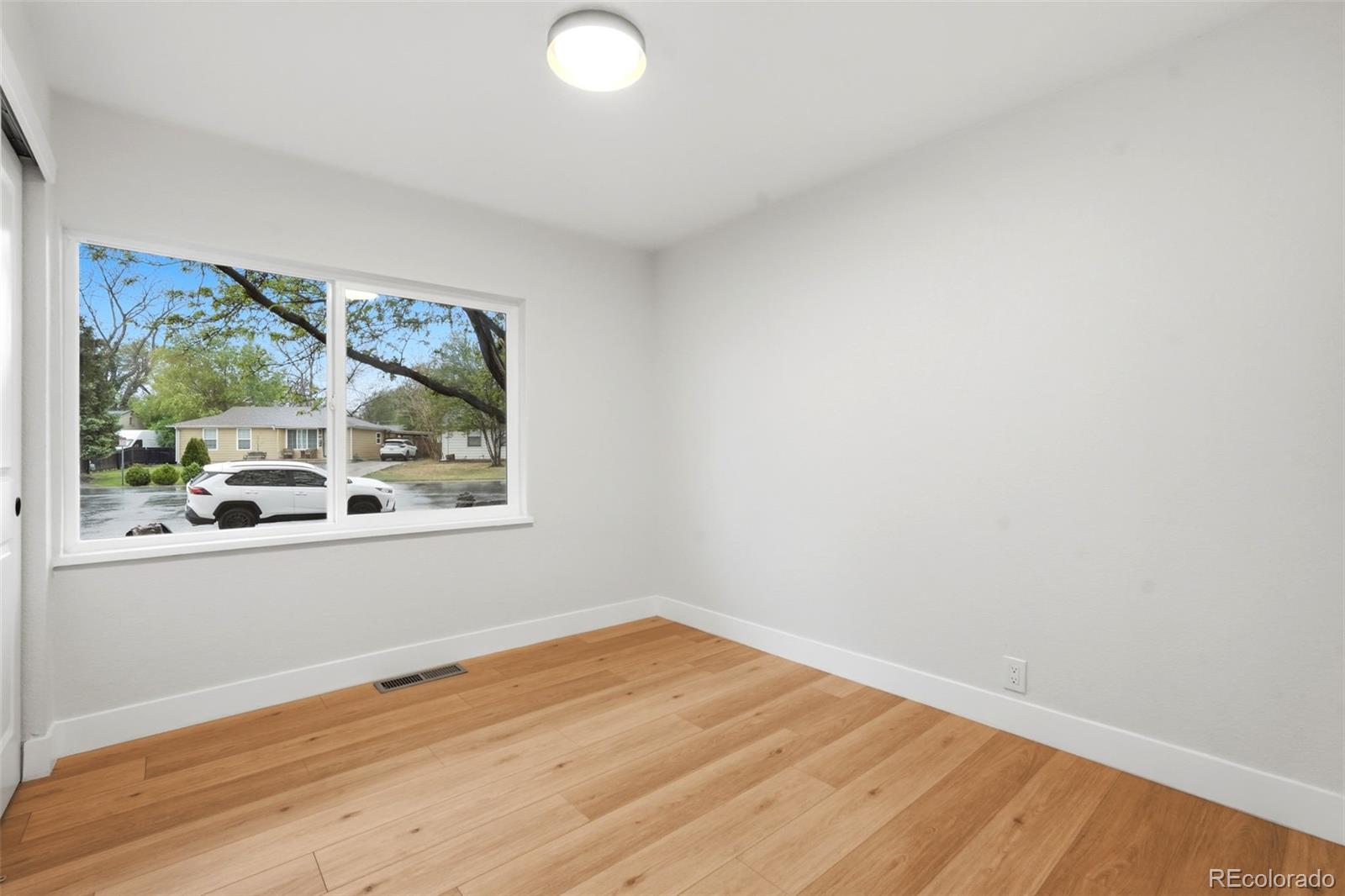 MLS Image #29 for 824 s quivas street,denver, Colorado