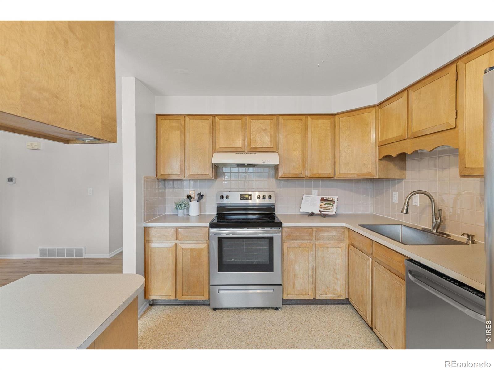 MLS Image #14 for 1010 s terry street,longmont, Colorado