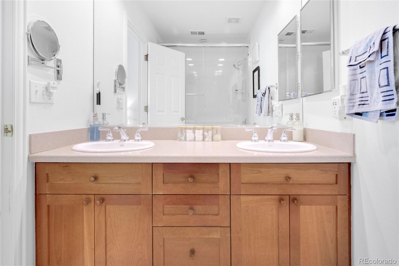 MLS Image #15 for 3725 e ellsworth avenue d,denver, Colorado