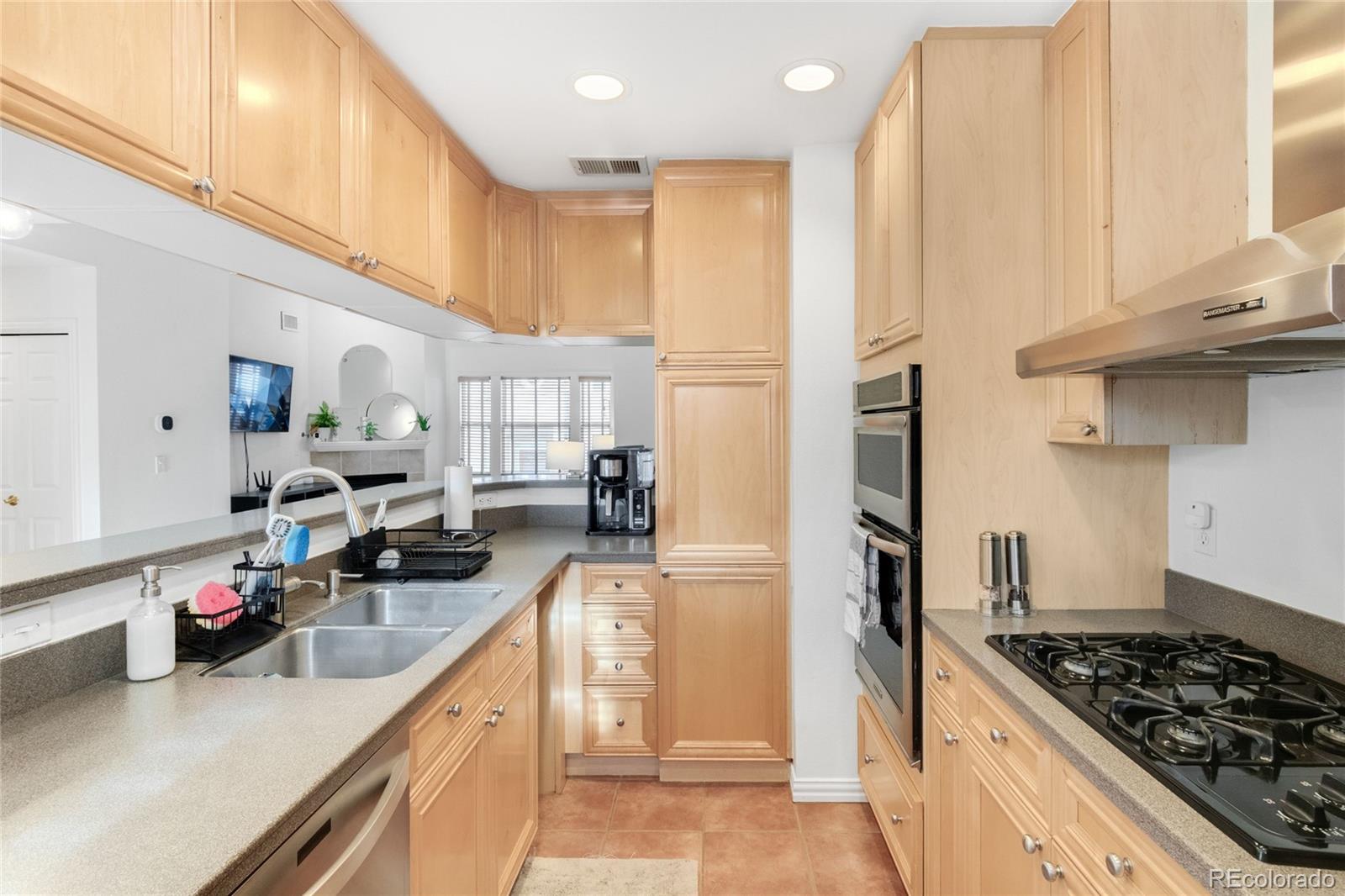 MLS Image #3 for 3725 e ellsworth avenue d,denver, Colorado