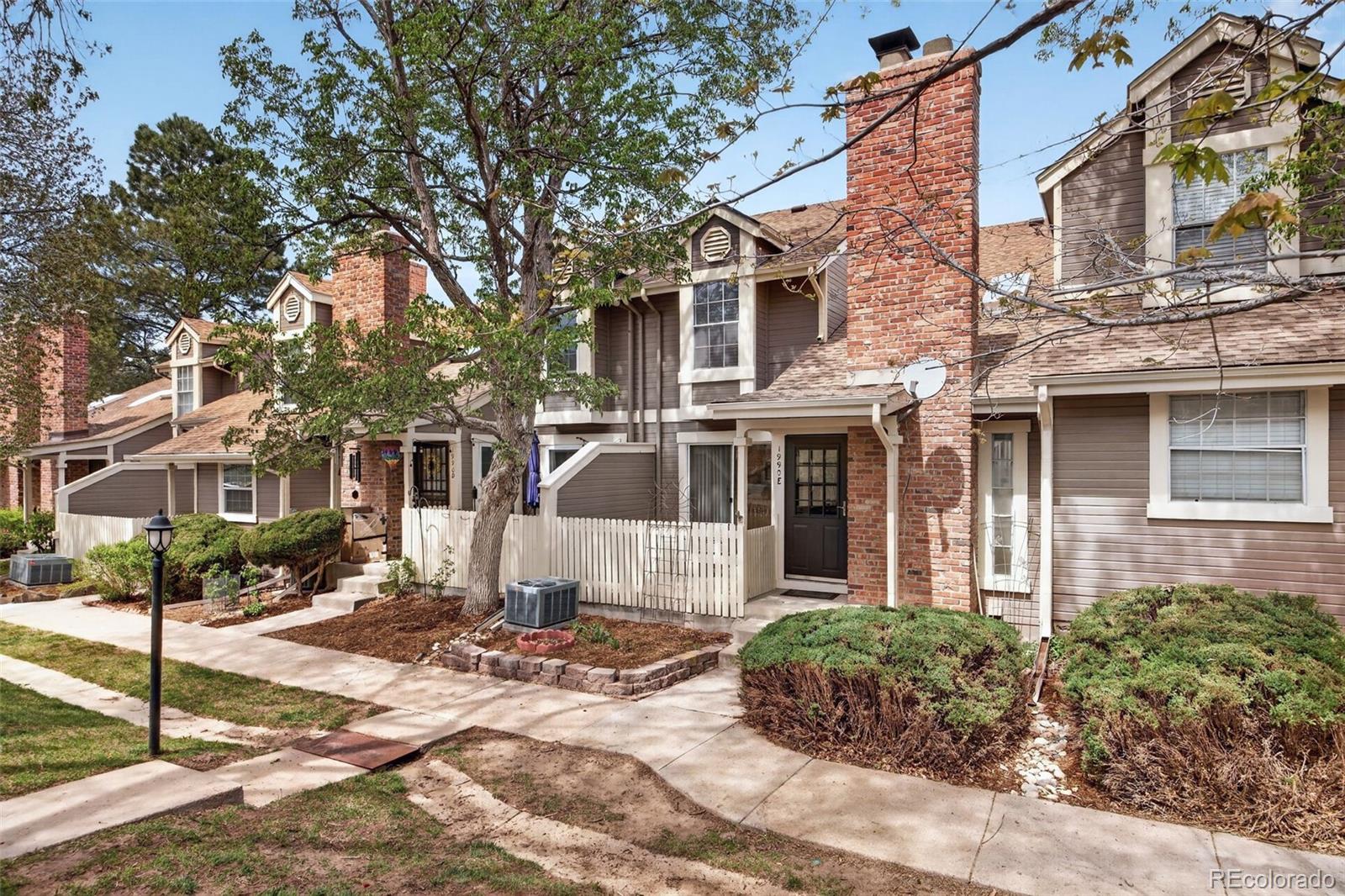 MLS Image #1 for 1990 s helena street e,aurora, Colorado