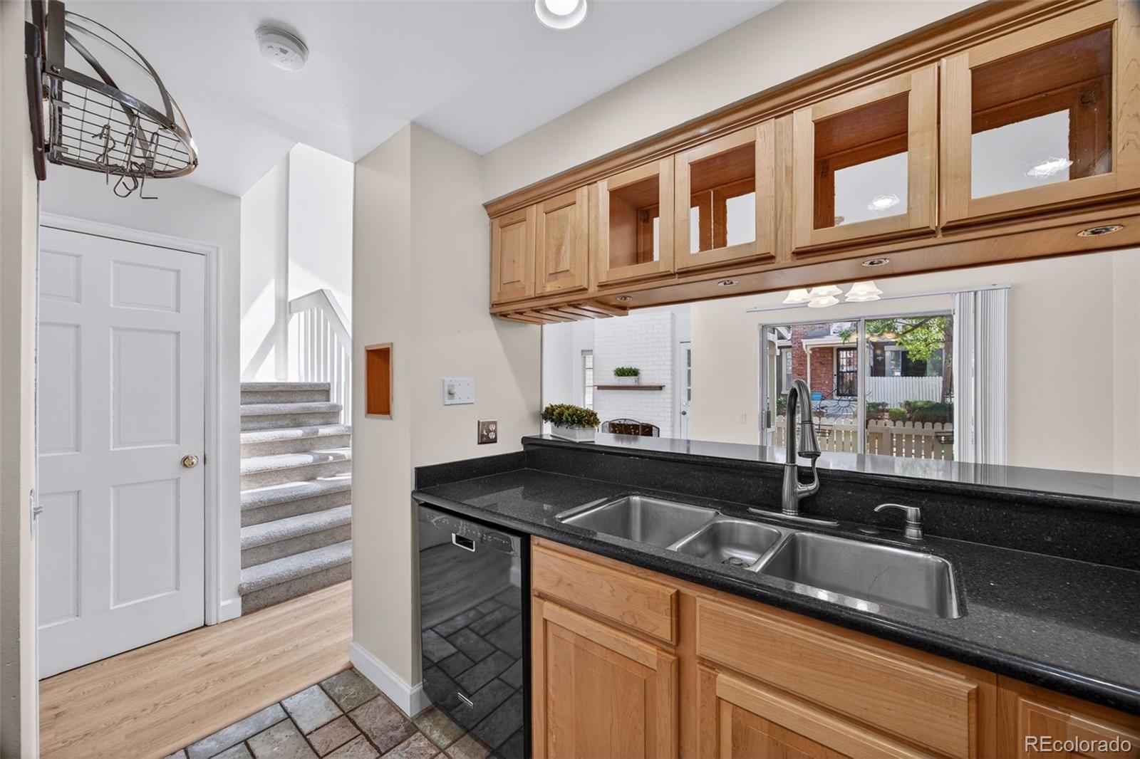 MLS Image #16 for 1990 s helena street e,aurora, Colorado