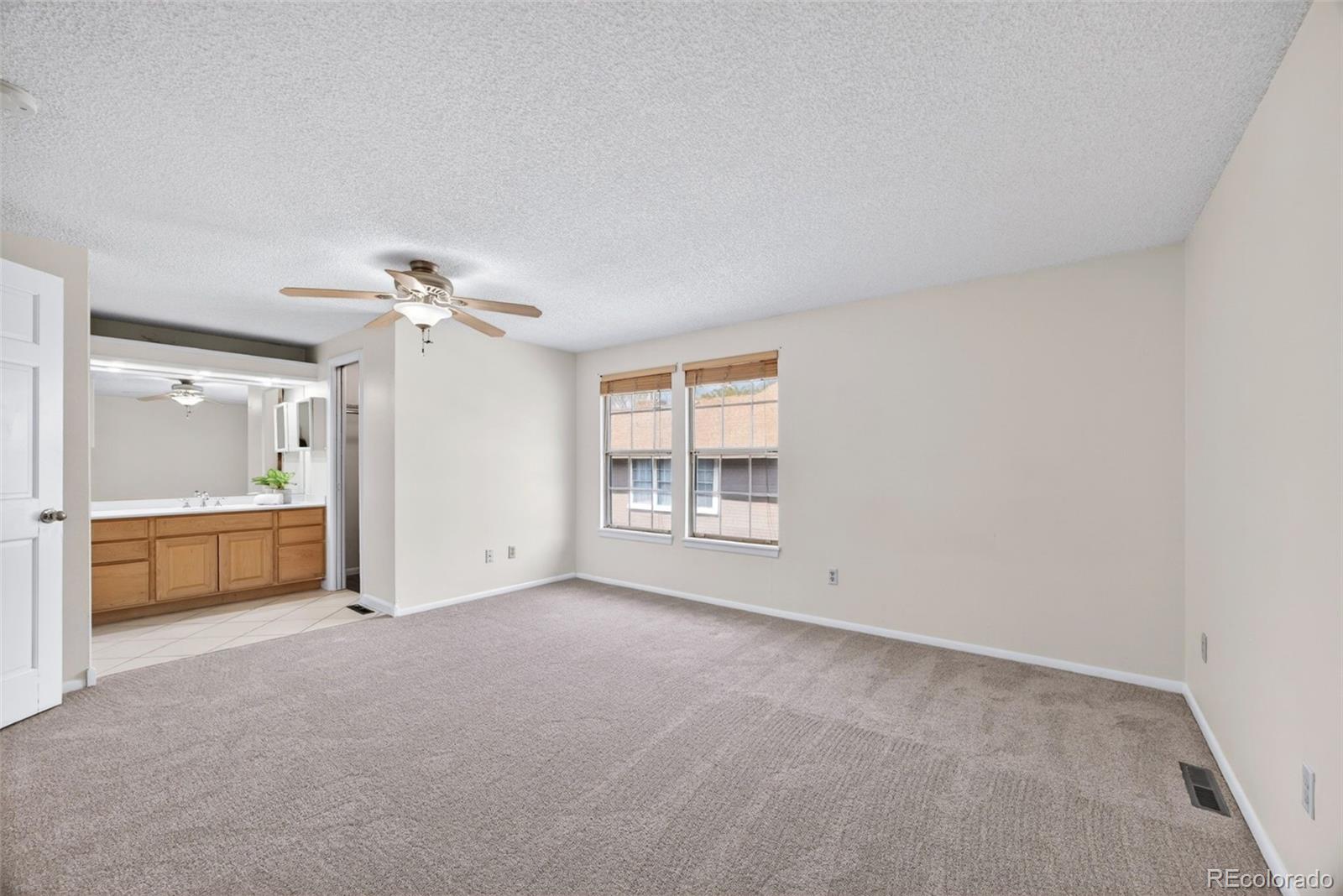 MLS Image #22 for 1990 s helena street e,aurora, Colorado