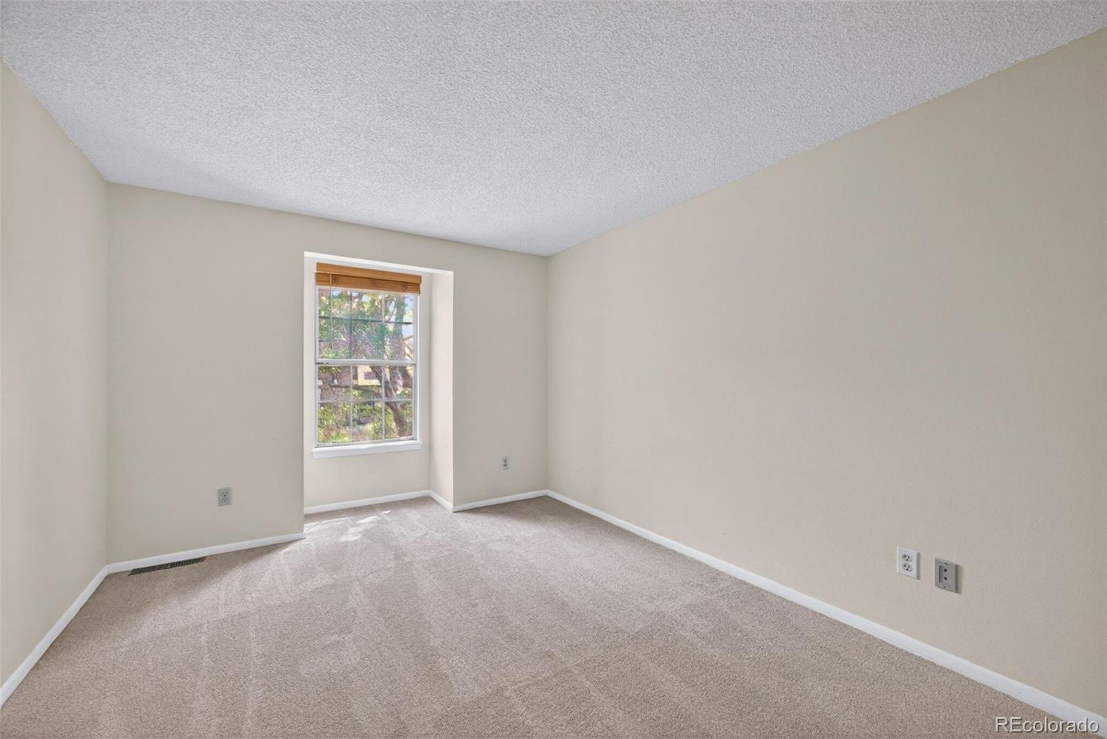MLS Image #27 for 1990 s helena street e,aurora, Colorado