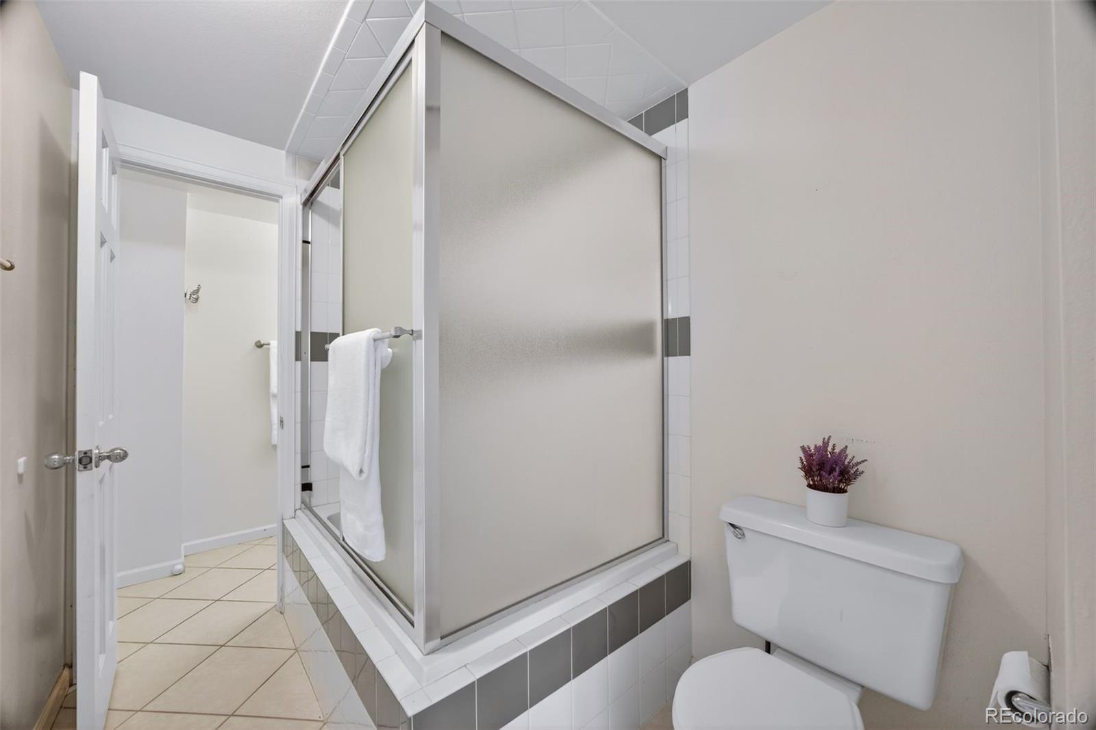 MLS Image #29 for 1990 s helena street e,aurora, Colorado