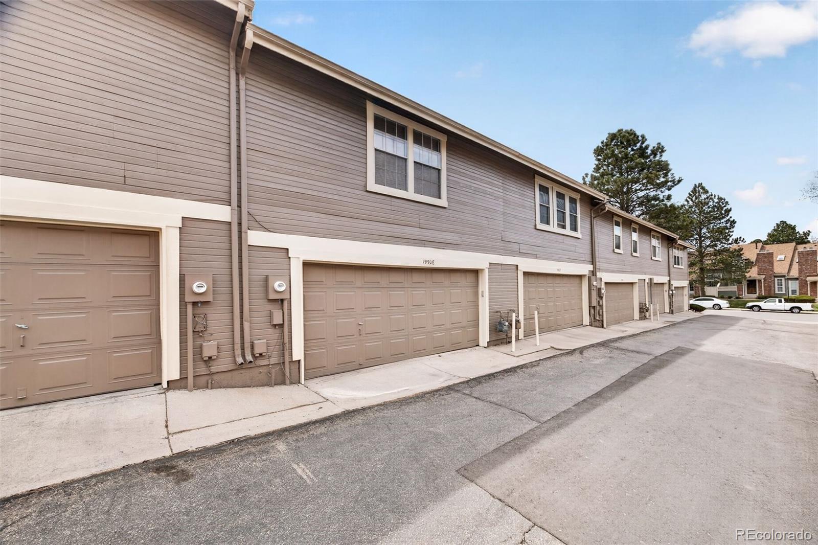 MLS Image #36 for 1990 s helena street e,aurora, Colorado