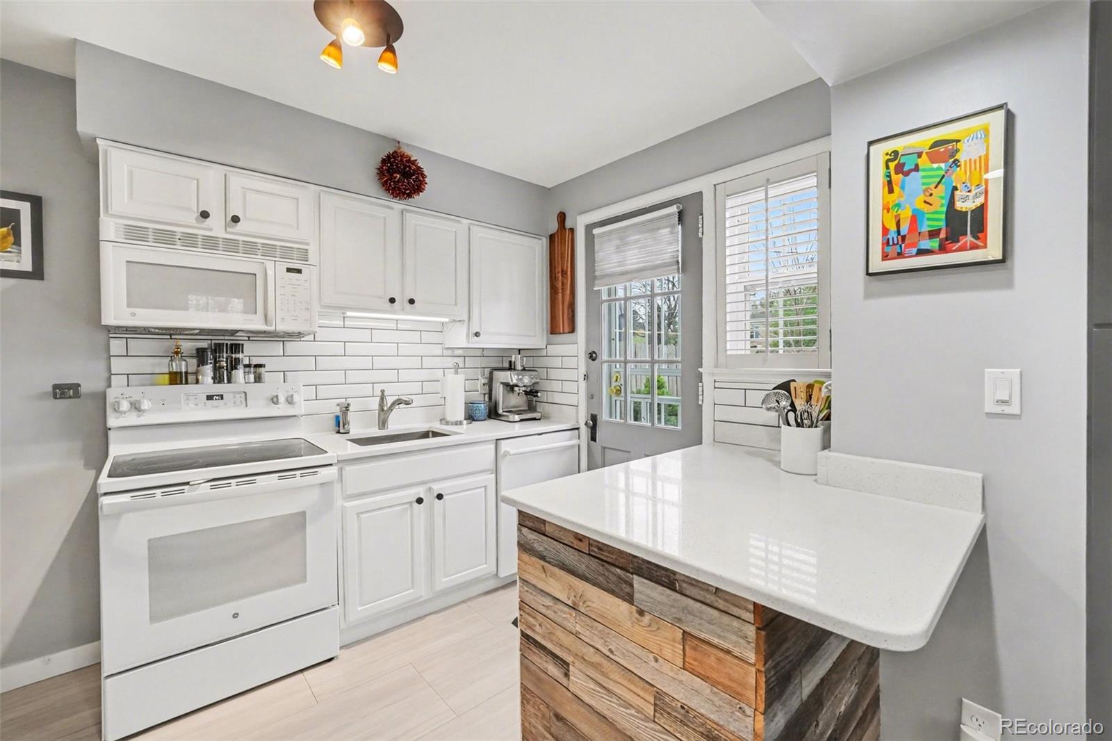 MLS Image #8 for 1241  leyden street,denver, Colorado